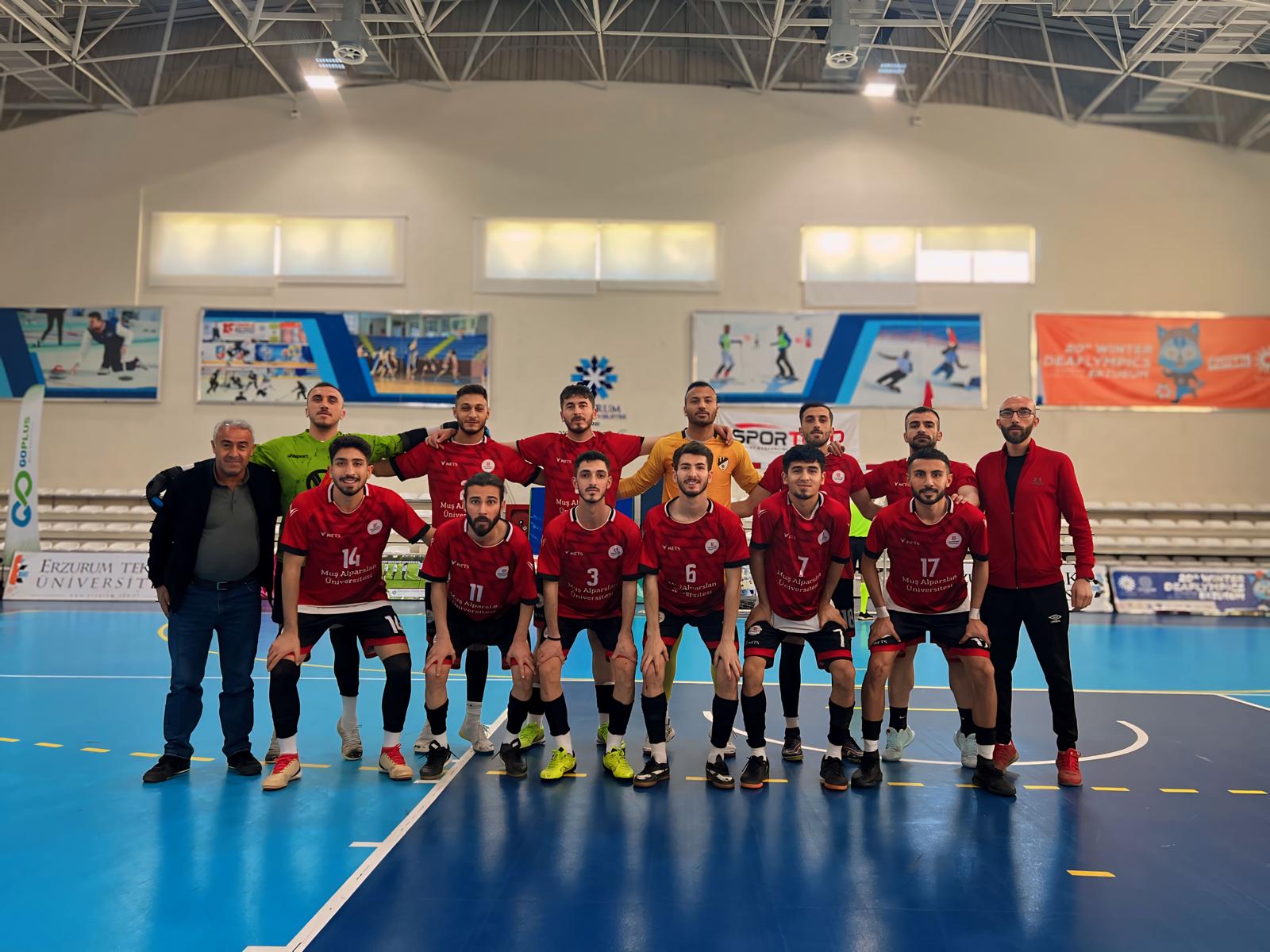 universitemiz-futsal-takimi-bolgesel-ligde-2nci-oldu-4914