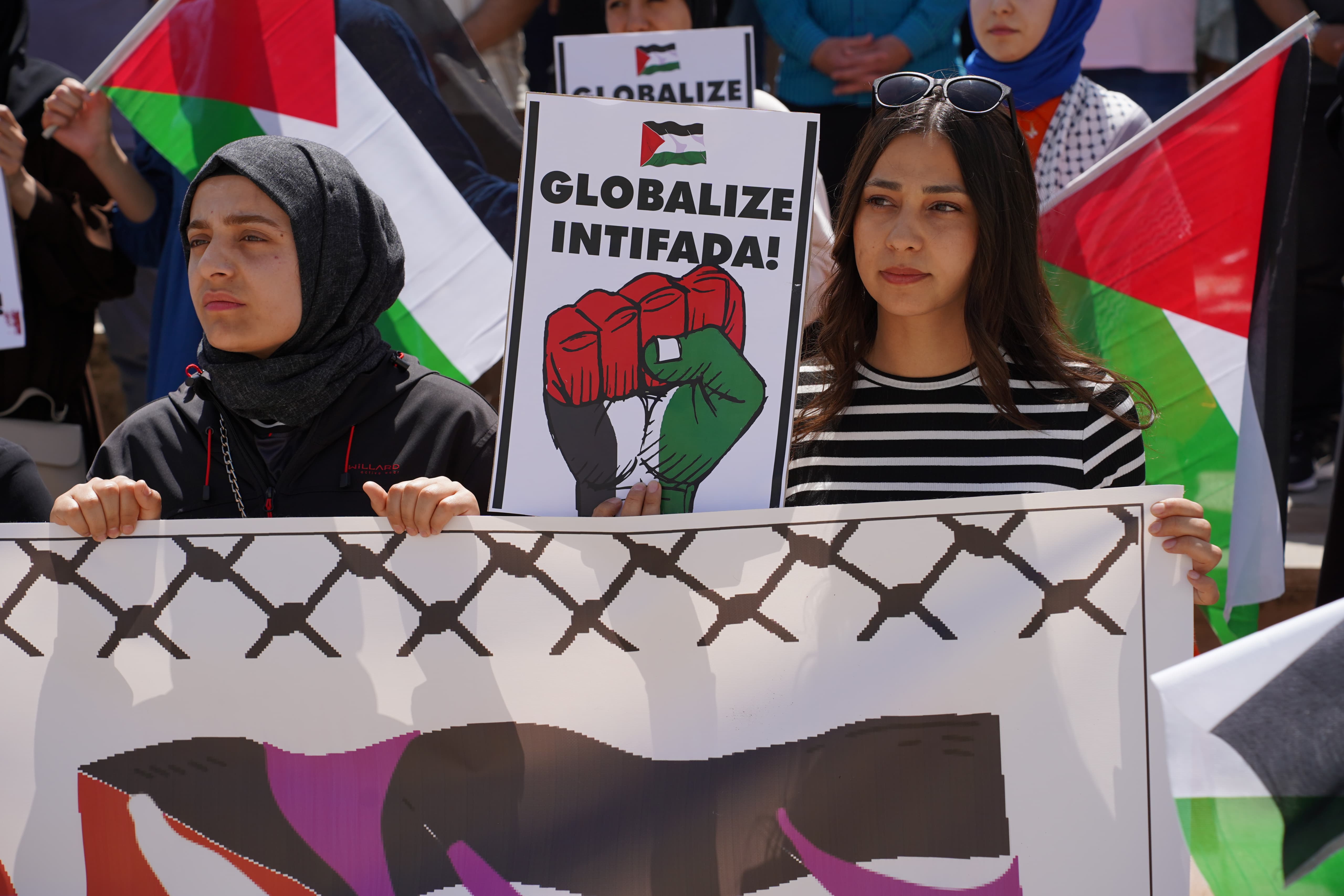 mustan-teksasa-direnise-bin-selam-4946