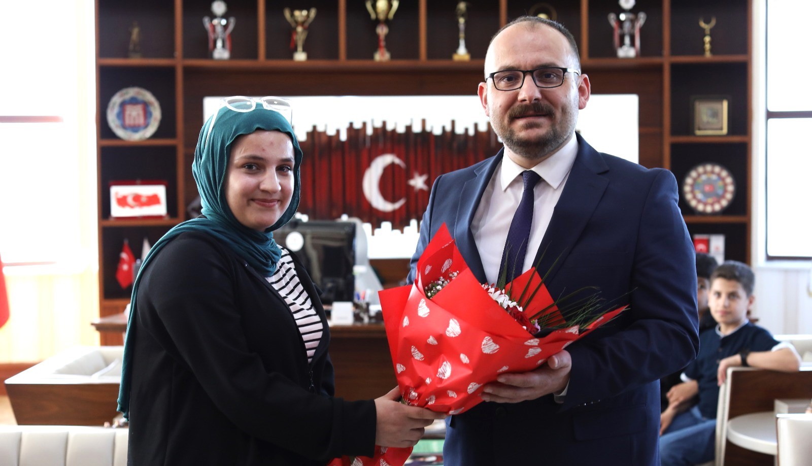 toplumsal-duyarlilik-ve-kanser-iyilik-ekibi-uyeleri-rektorumuzu-ziyaret-etti-4955