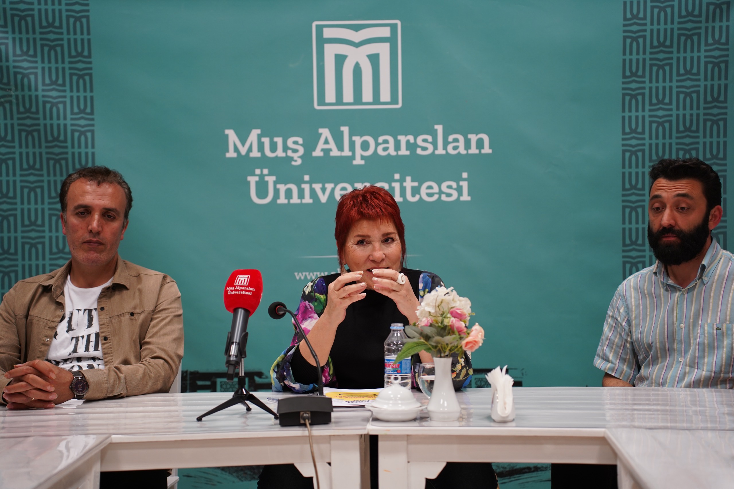 cay-bahane-sohbetlerinde-prof-dr-solmaz-zelyutu-agirladik-4984