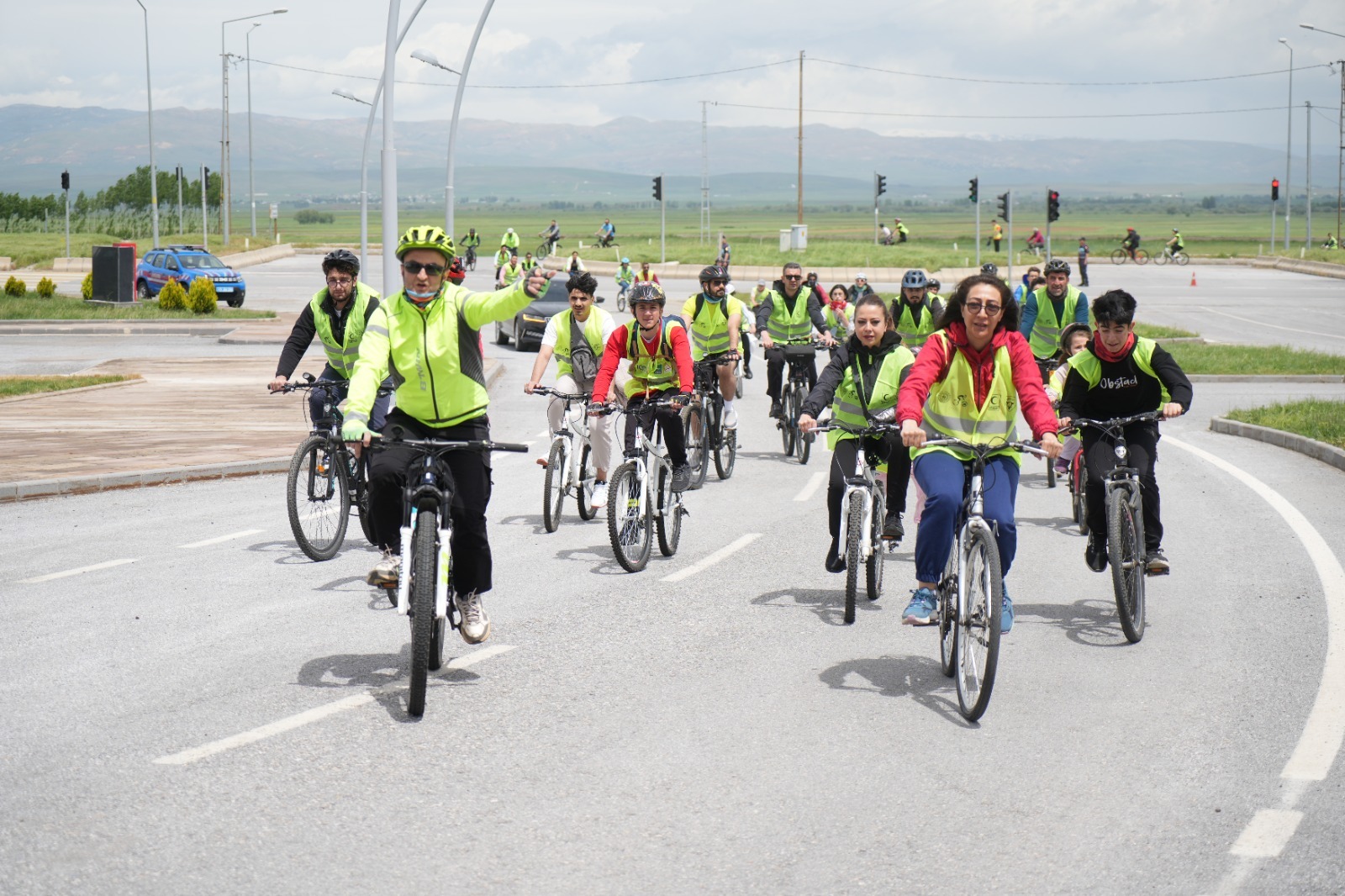 11inci-yesilay-bisiklet-turu-universitemiz-katkilariyla-duzenlendi-4993