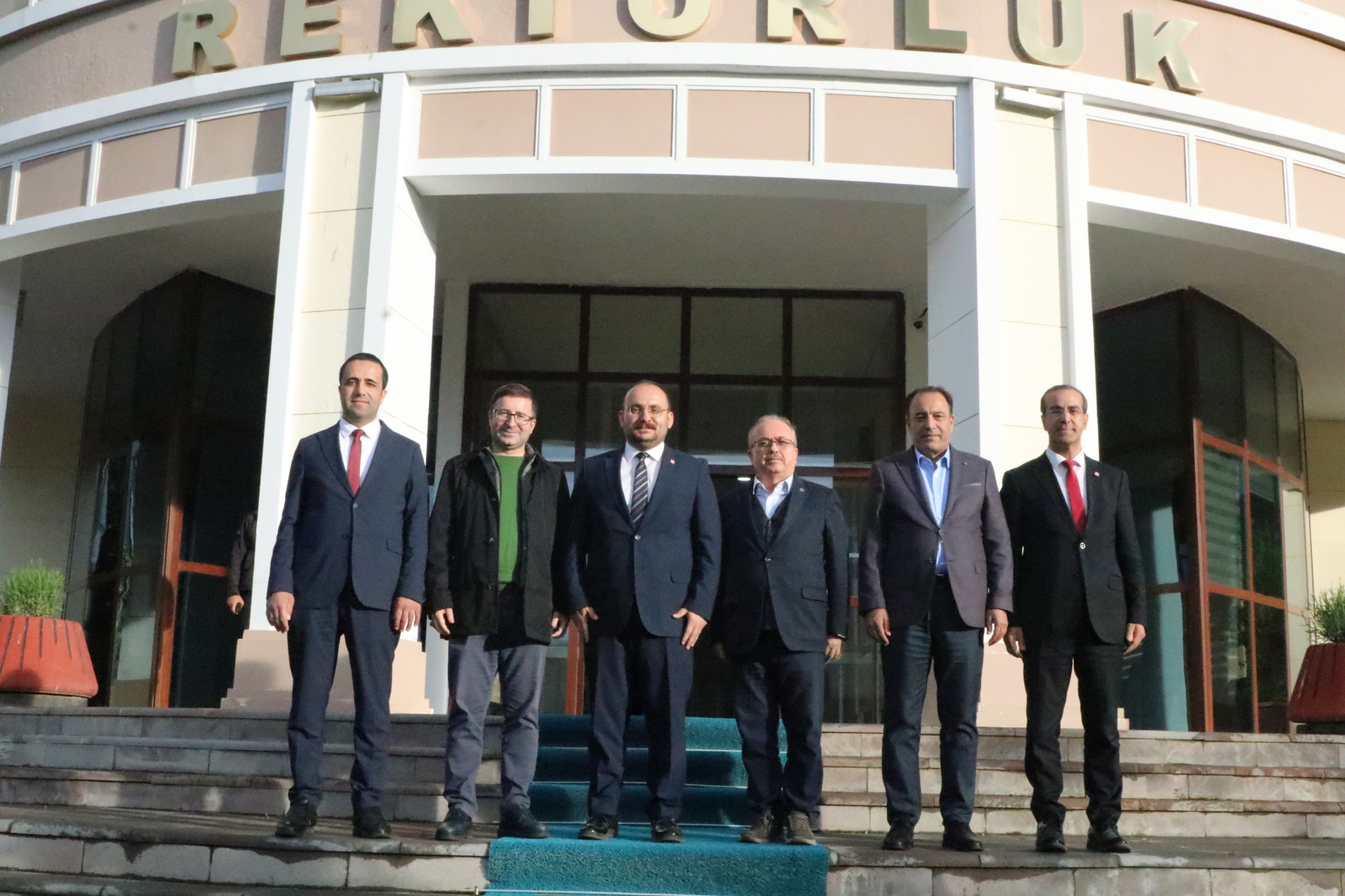 rektorumuze-bingol-universitesi-rektoru-ve-maarif-vakfindan-ziyaret-5041