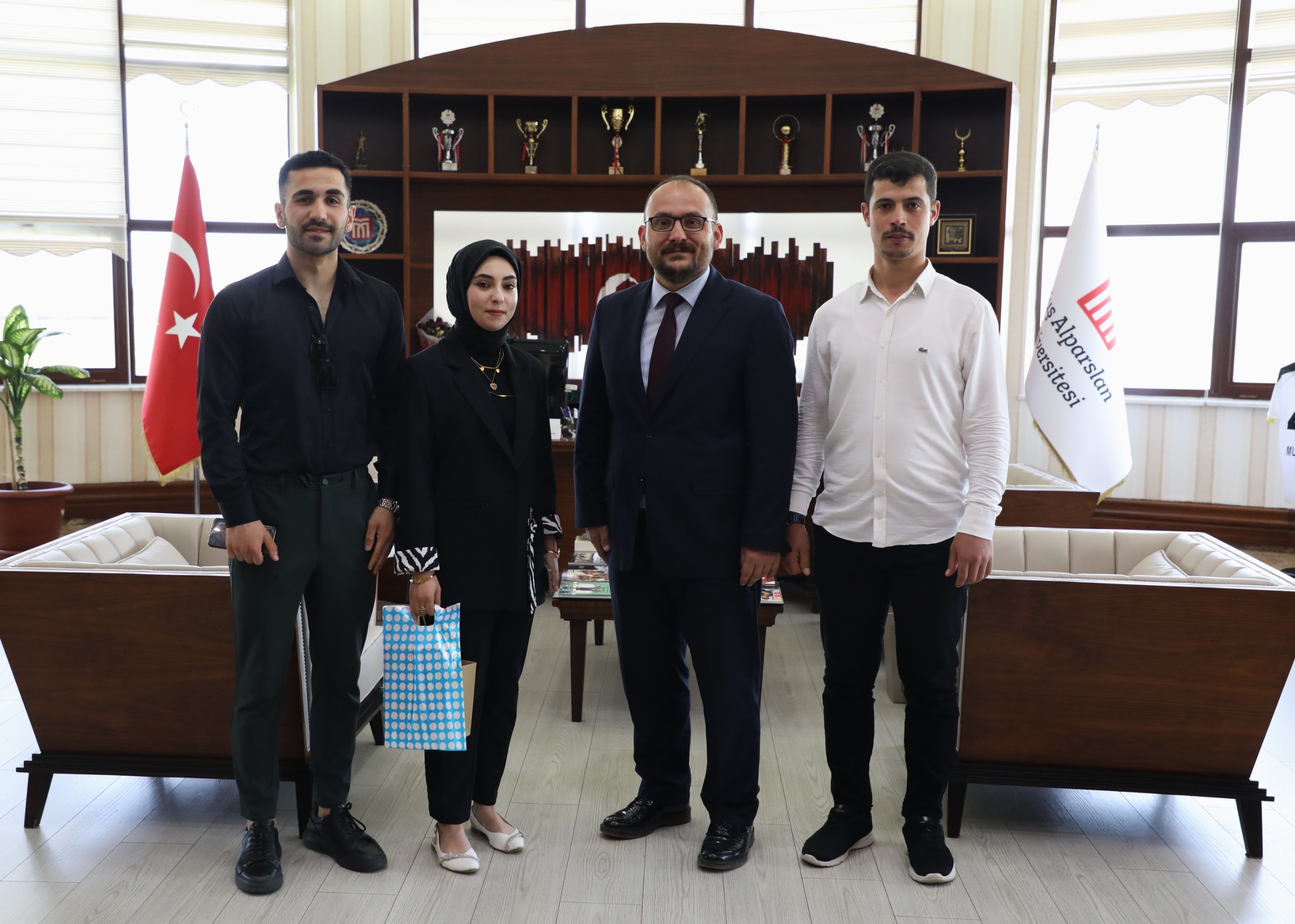 kamu-bas-denetciligi-topluluk-baskani-ve-ekibinden-rektorumuze-ziyaret-5206