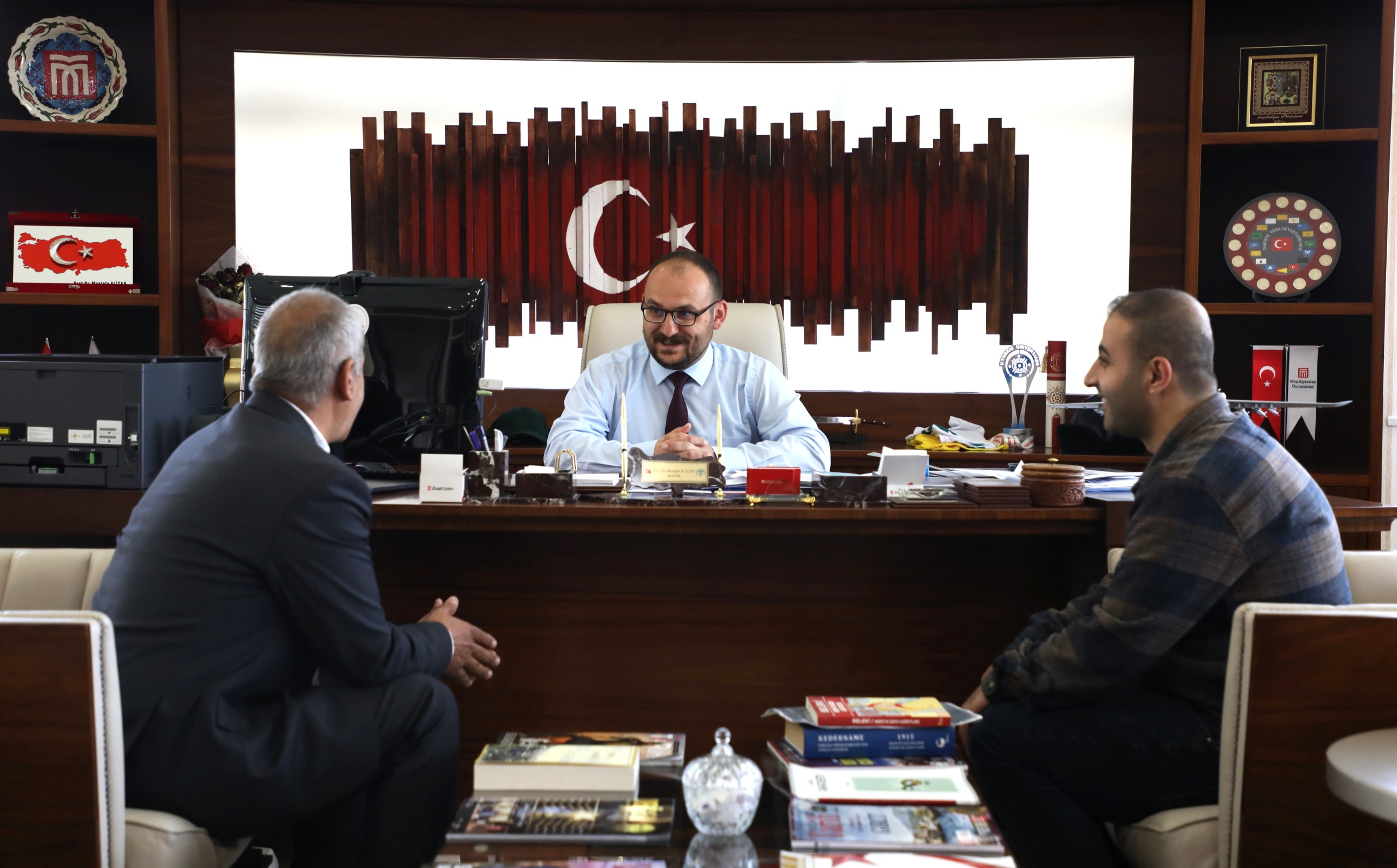 muslu-yazar-yasar-ozden-ve-babasindan-rektorumuze-ziyaret-5207