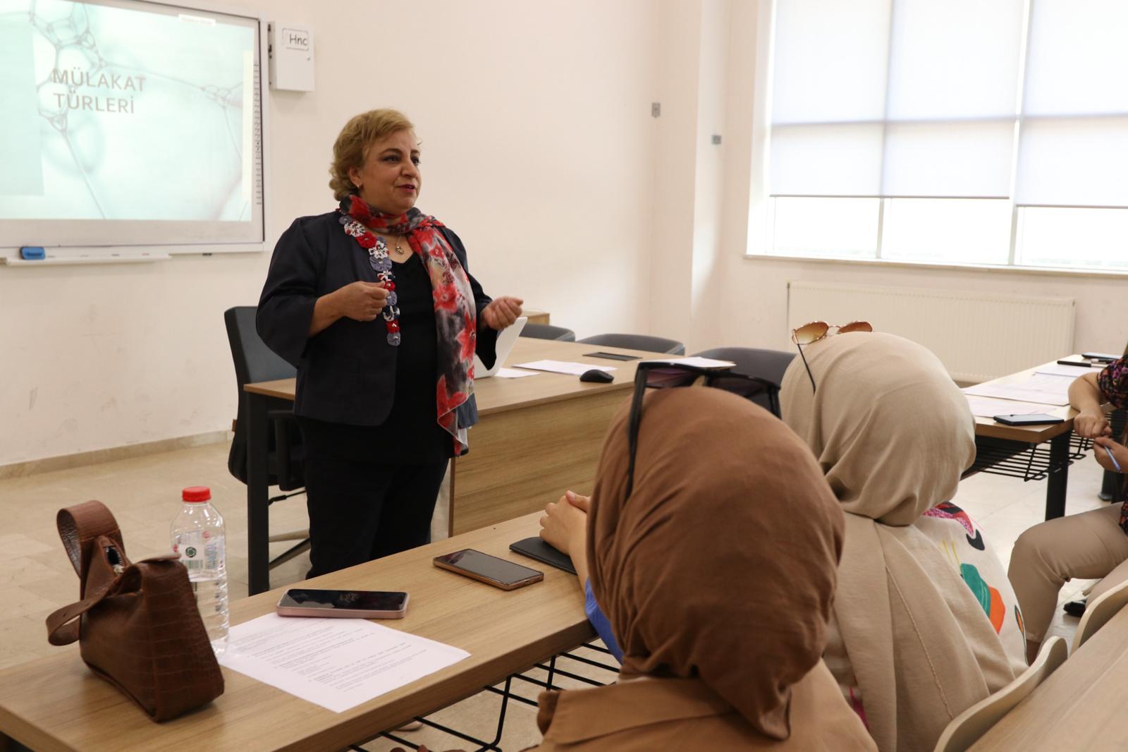 is-basvurusu-ve-mulakat-uygulamalari-semineri-gerceklestirildi-5228