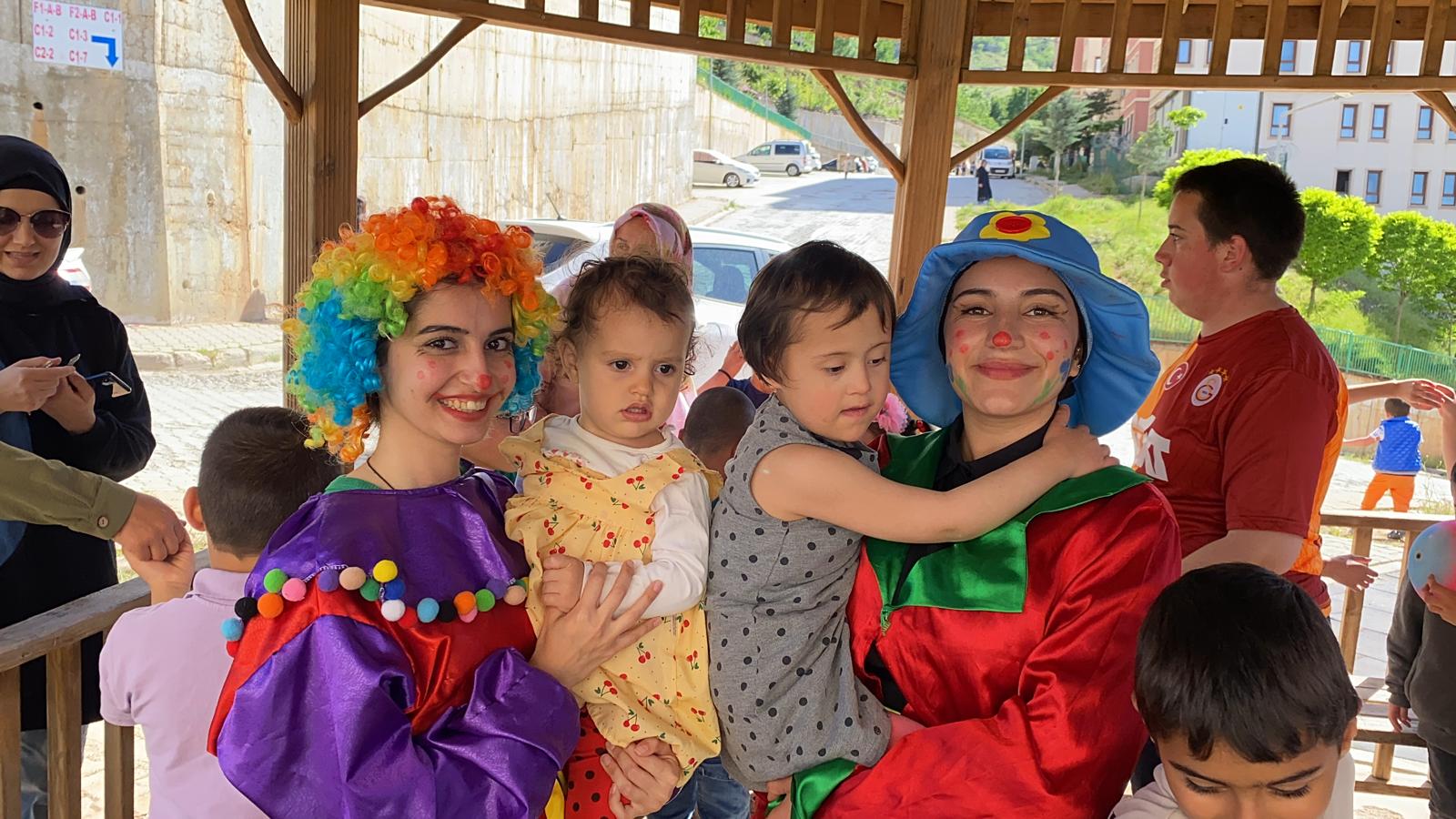 varto-iyilik-toplulugundan-geleneksel-sokak-senligi-5246