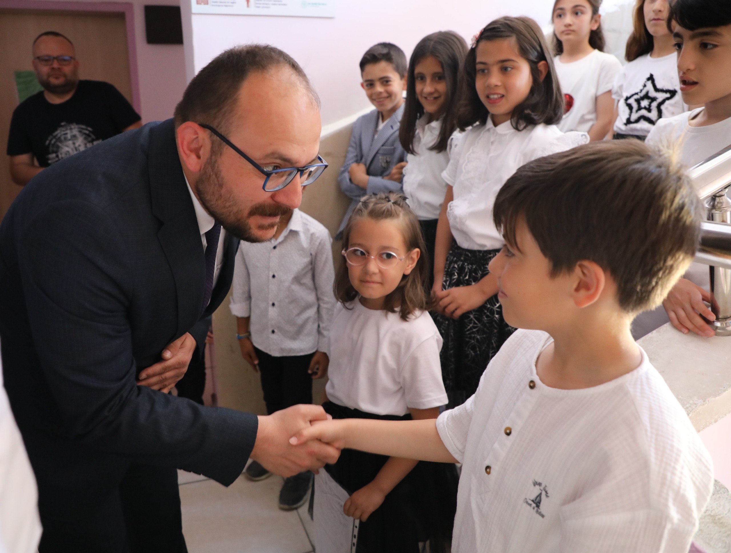 rektorumuzden-alparslan-ilkorta-okuluna-ziyaret-5255