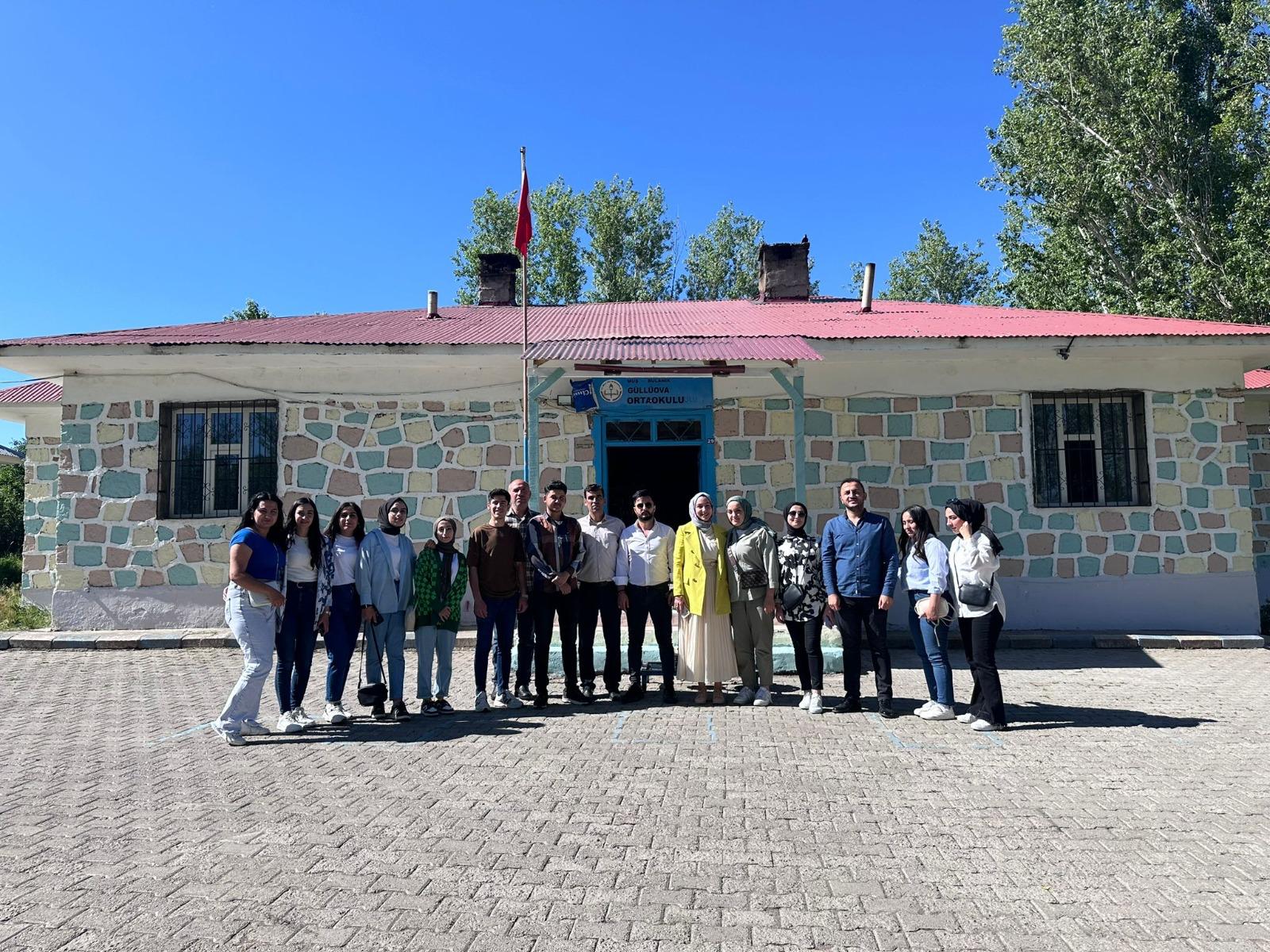 bulanik-meslek-yuksekokulundan-bir-firca-bir-hayal-projesi-5290