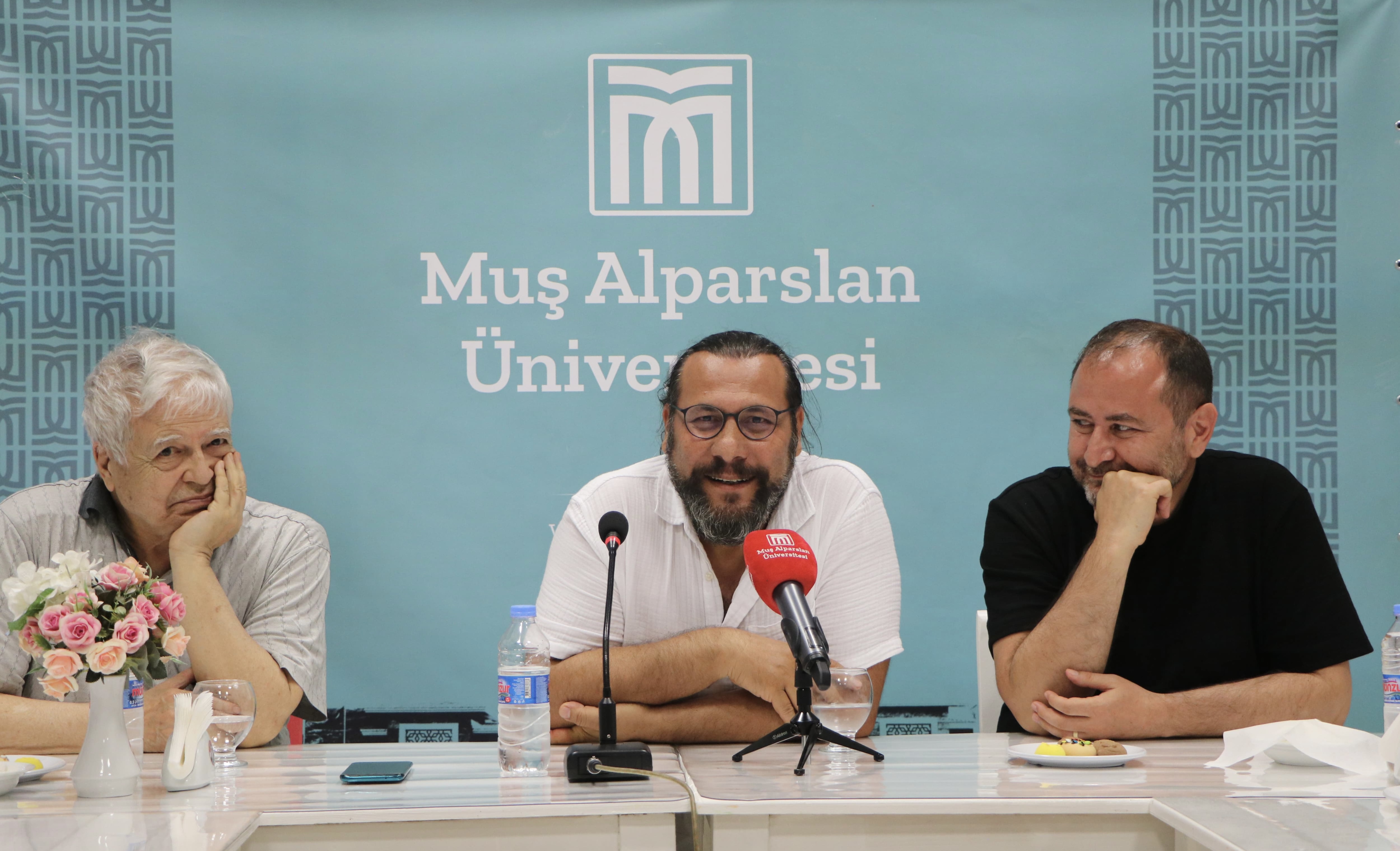 cay-bahane-sohbetlerinde-kitabin-ve-okumanin-tarihi-konusuldu-5333