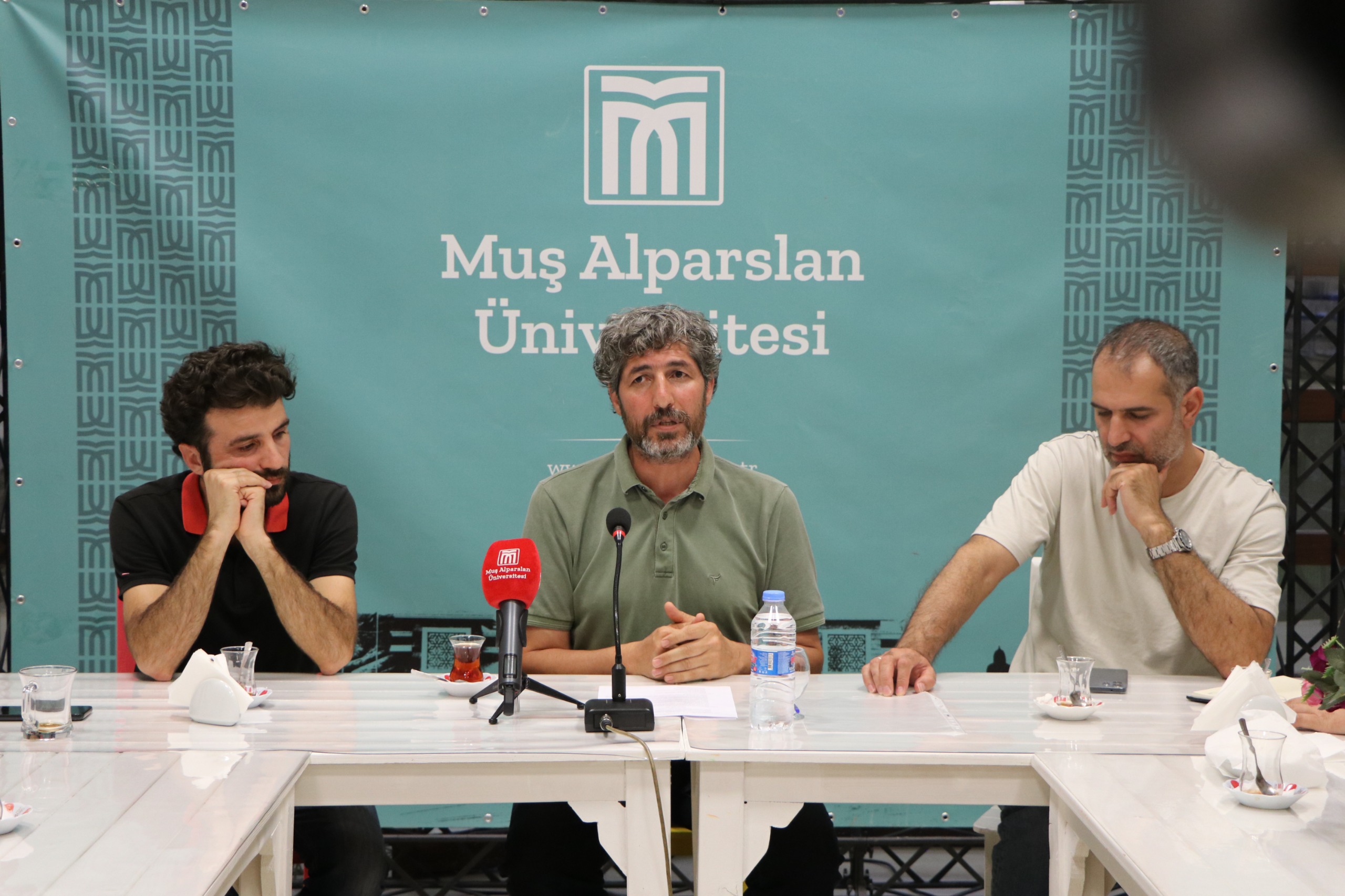 cay-bahane-sohbetleri-32-mavi-marmaradan-aksa-tufanina-5390