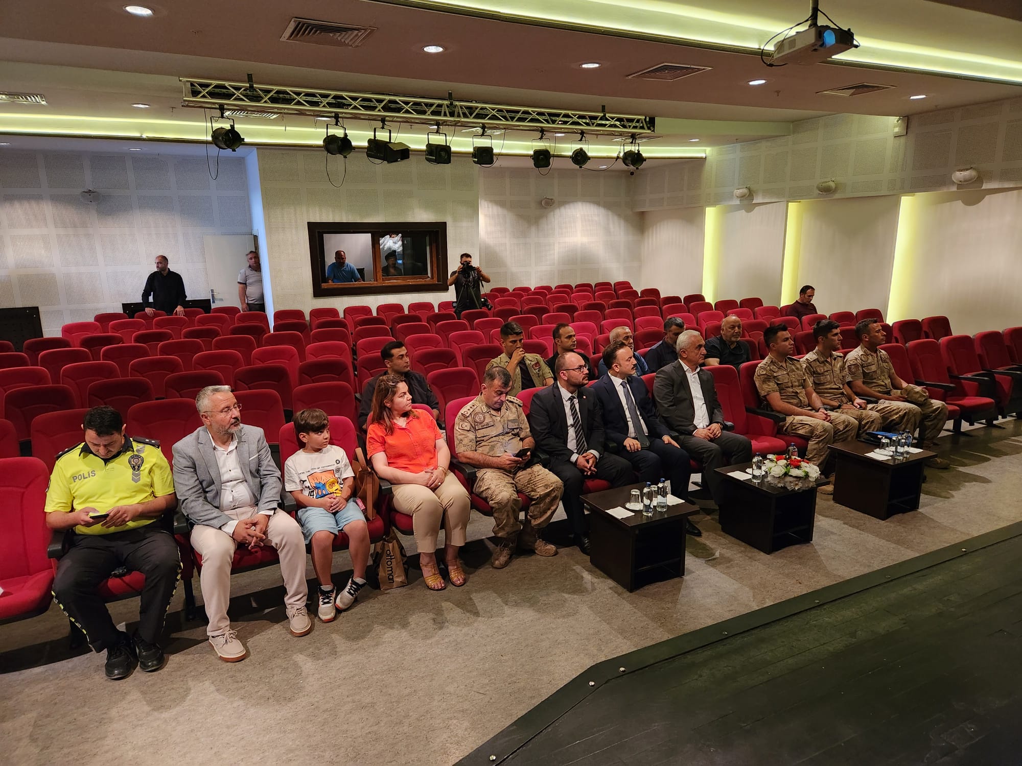 rektorumuz-ve-vali-avni-cakirdan-malazgirte-ziyaret-5399