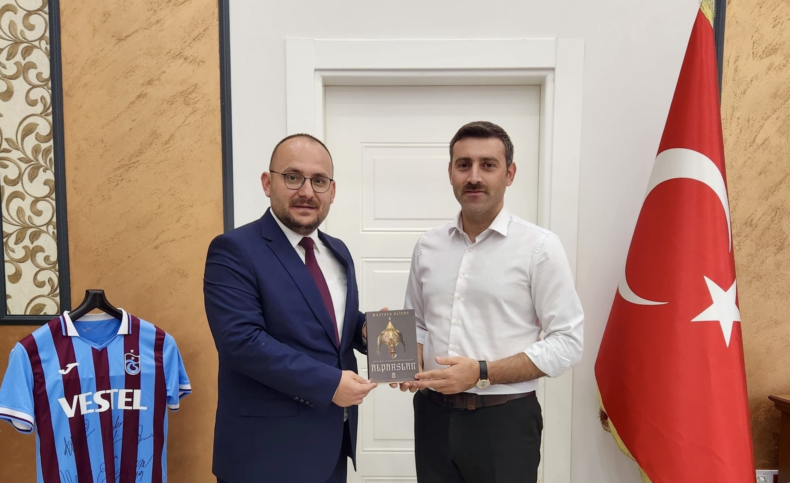 rektorumuzden-korkut-kaymakamina-hayirli-olsun-ziyareti-5444