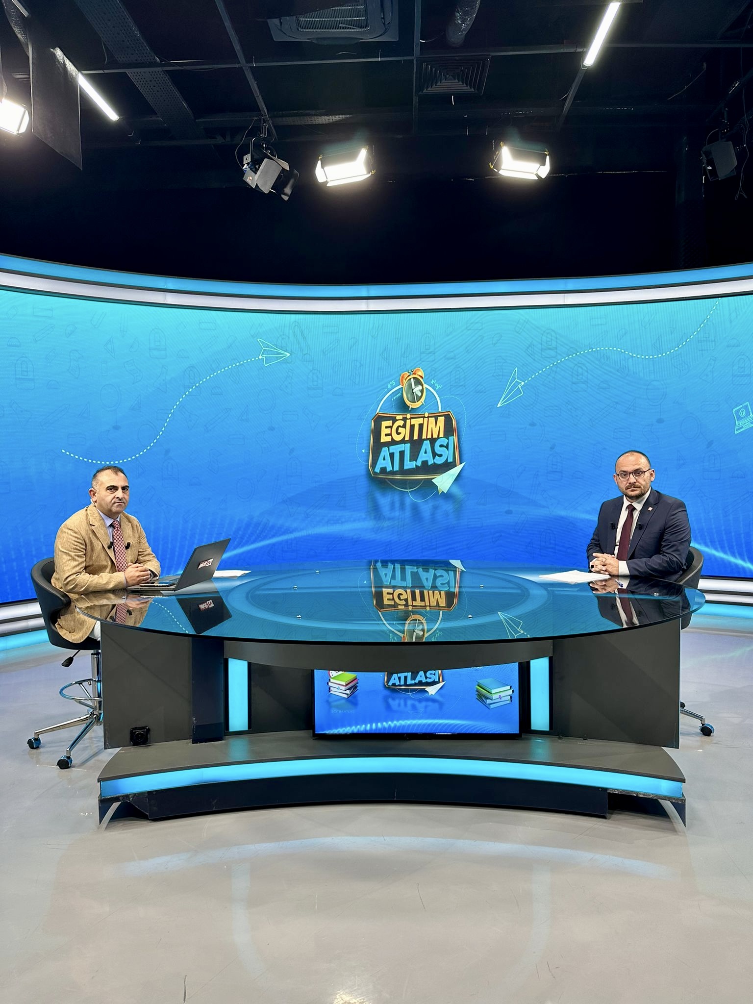 rektorumuz-akit-tv-ekranina-konuk-oldu-5450