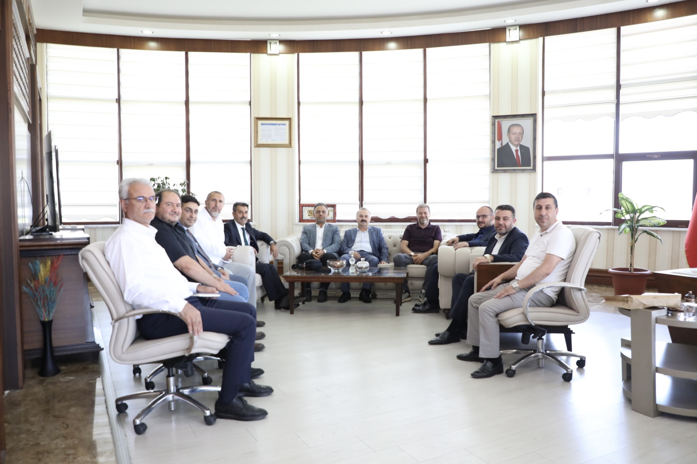 ensar-vakfi-baskani-dr-sener-agactan-rektorumuze-ziyaret-5470