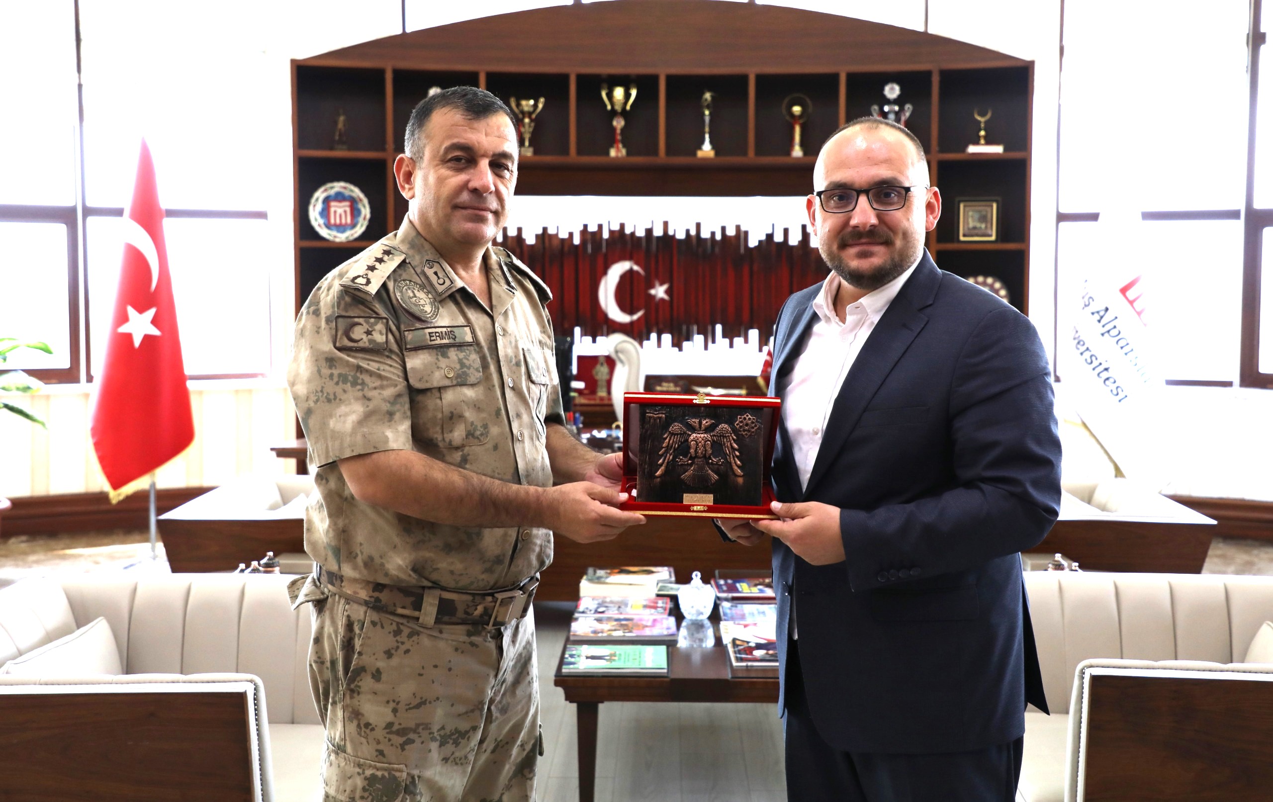 albay-ermisten-rektorumuze-veda-ziyareti-5496