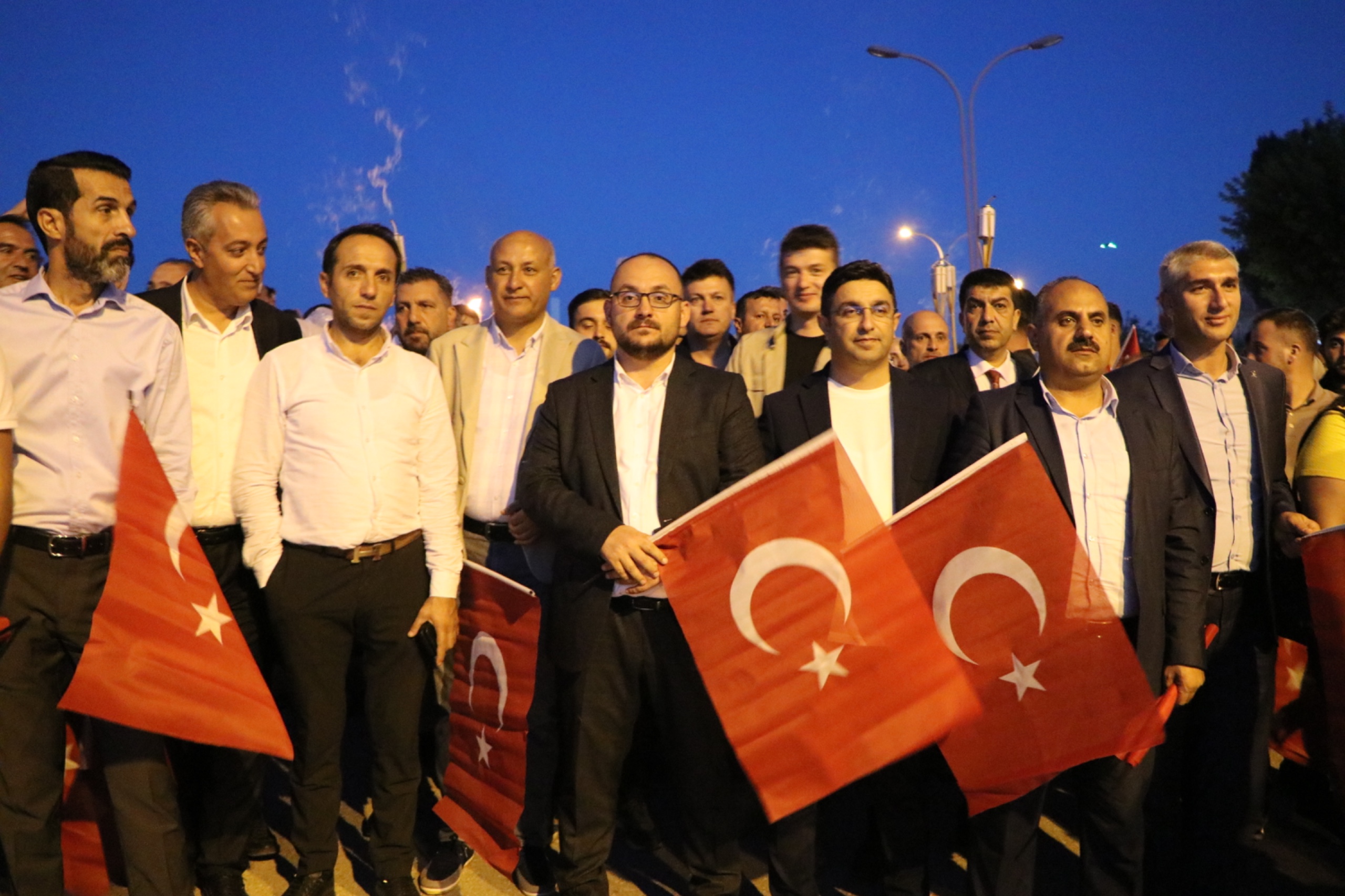 malazgirt-zaferinin-953uncu-yili-anisina-fener-alayi-gerceklestirildi-5511