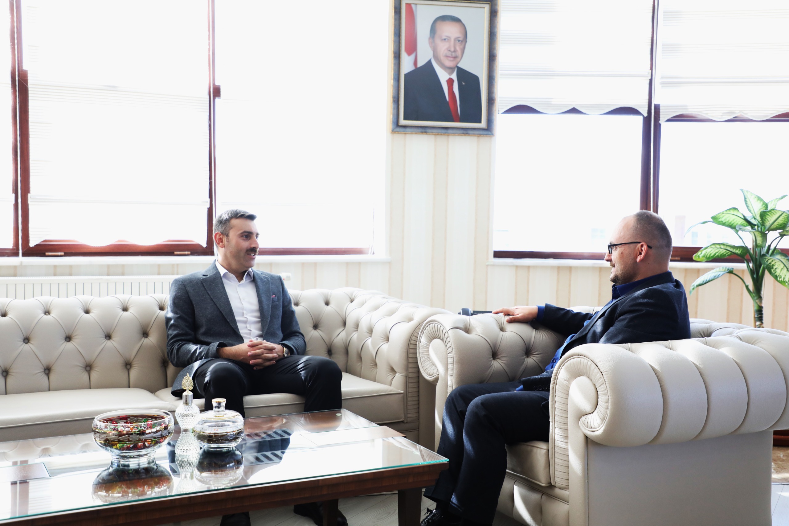 korkut-kaymakami-orhan-ayazdan-rektorumuze-iadeiziyaret-5540