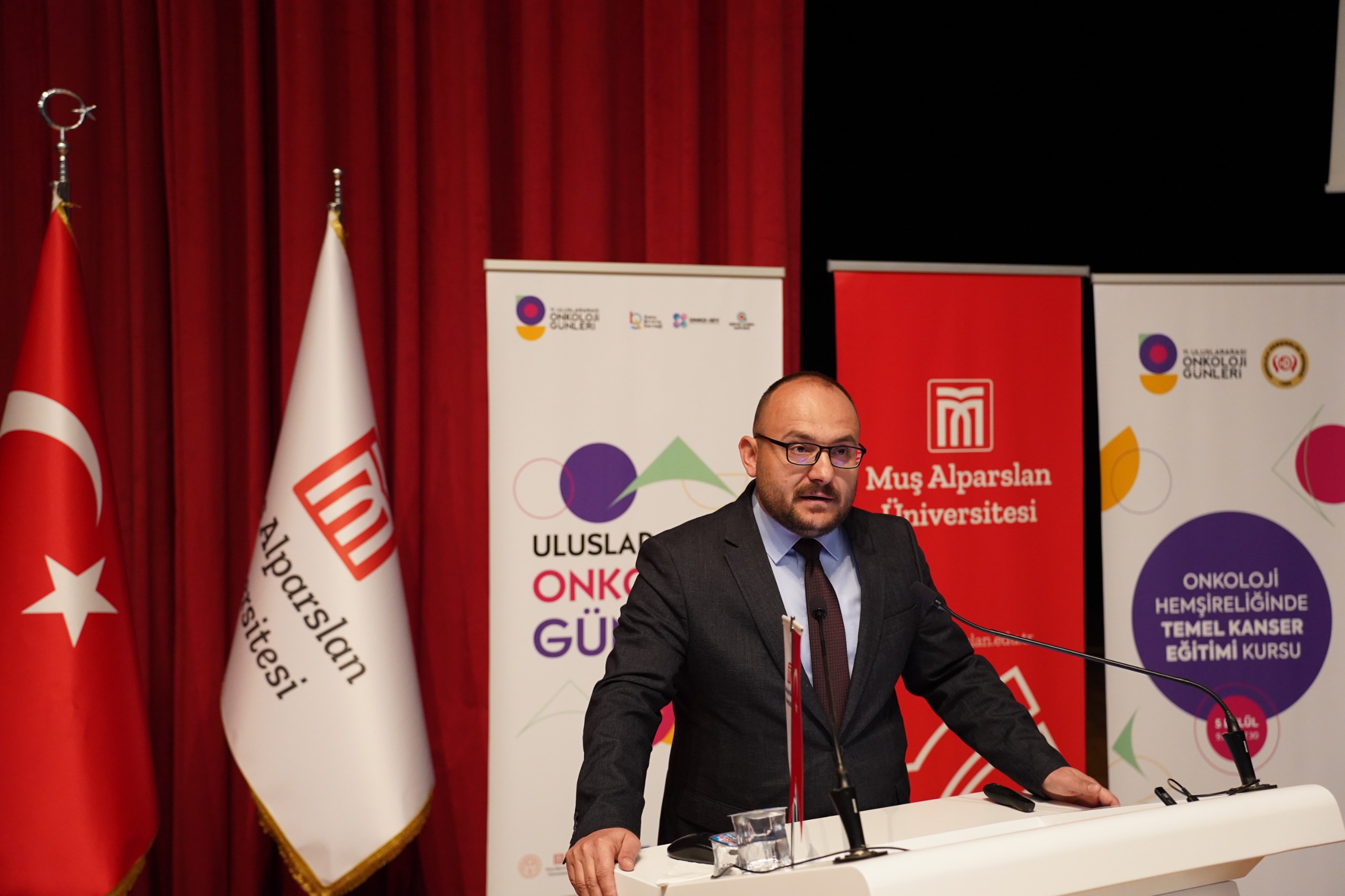 rektorumuz-11inci-uluslararasi-onkoloji-gunlerine-katildi-5543