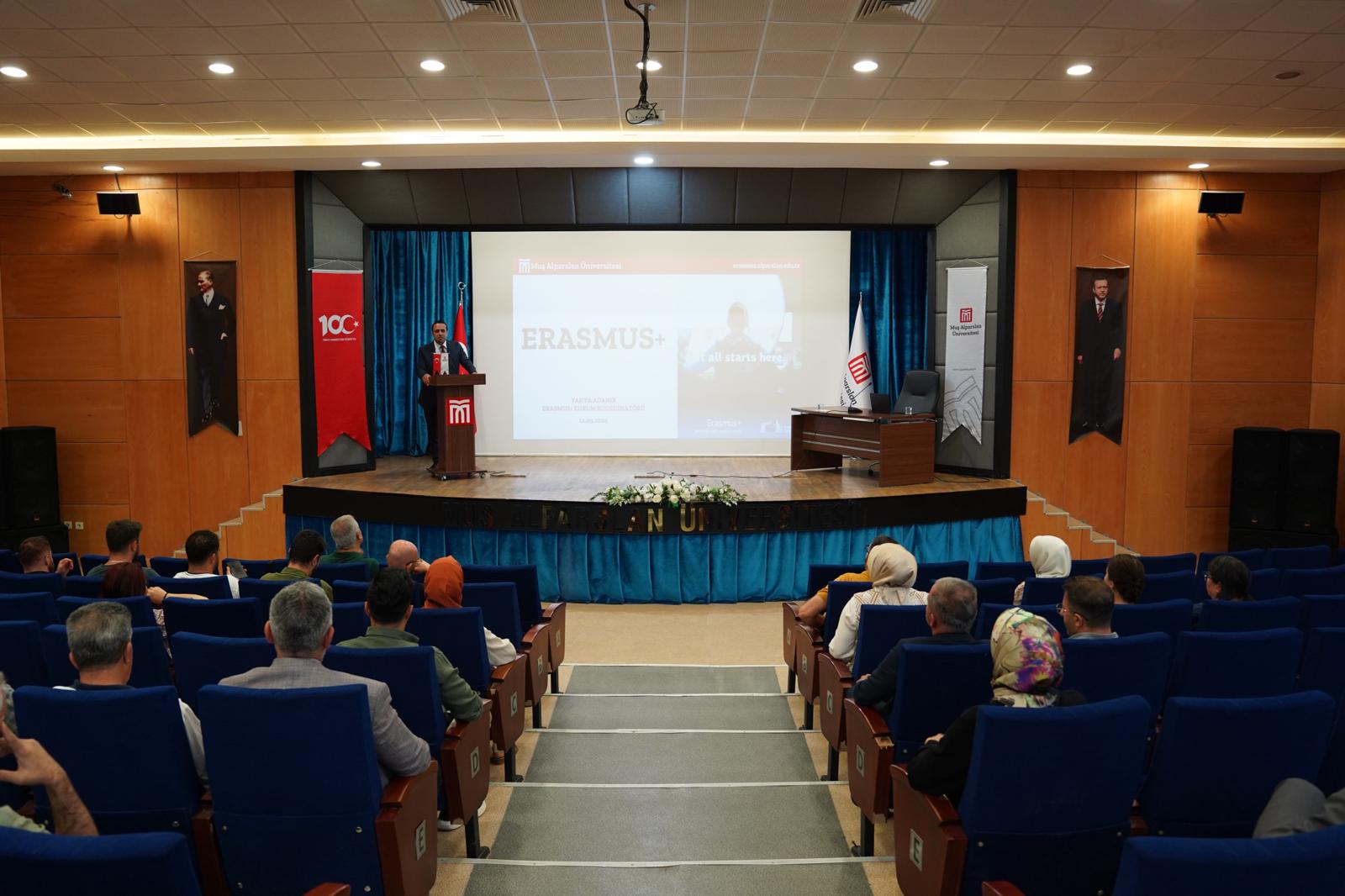 universitemizde-erasmus-tubitak-2209-a-projesi-bologna-ve-kalite-sureclerine-yonelik-hizmet-ici-egitim-duzenlendi-5562