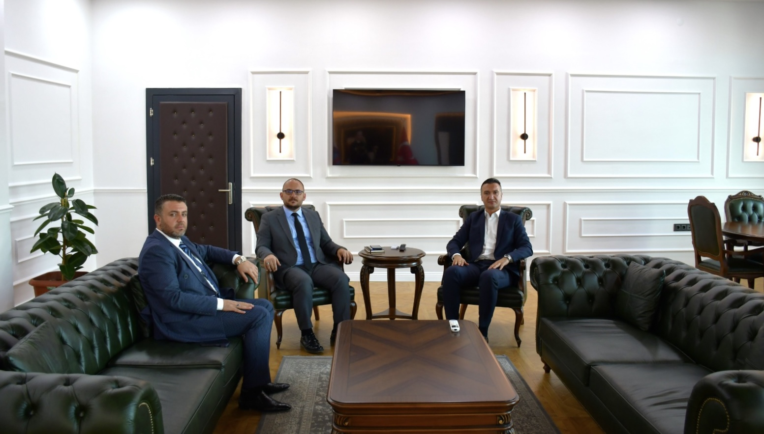 rektorumuzden-kaymakam-ayyildiza-ziyaret-5575