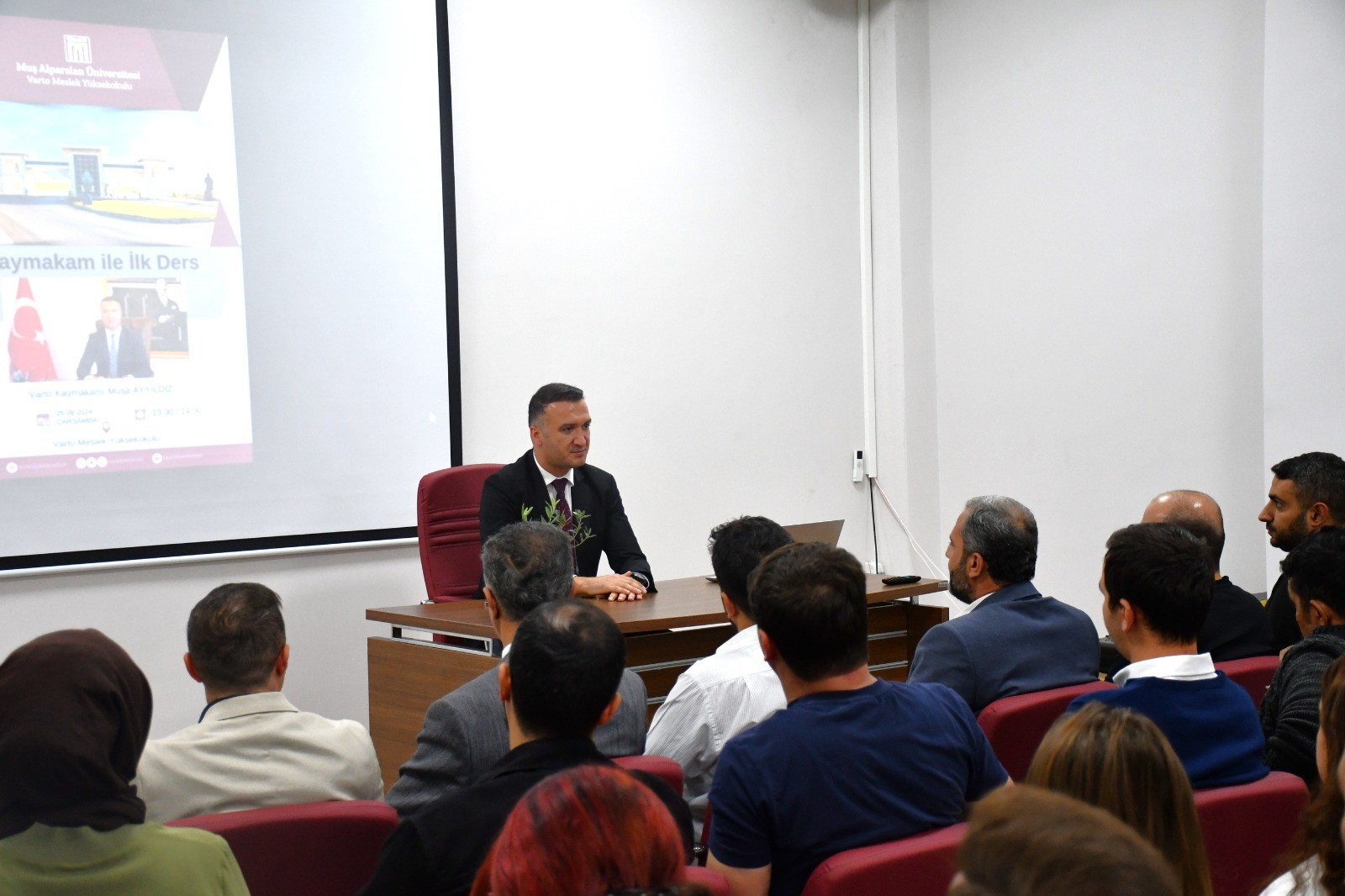 vartoda-akademik-yilin-ilk-dersi-varto-kaymakami-musa-ayyildizdan-5629