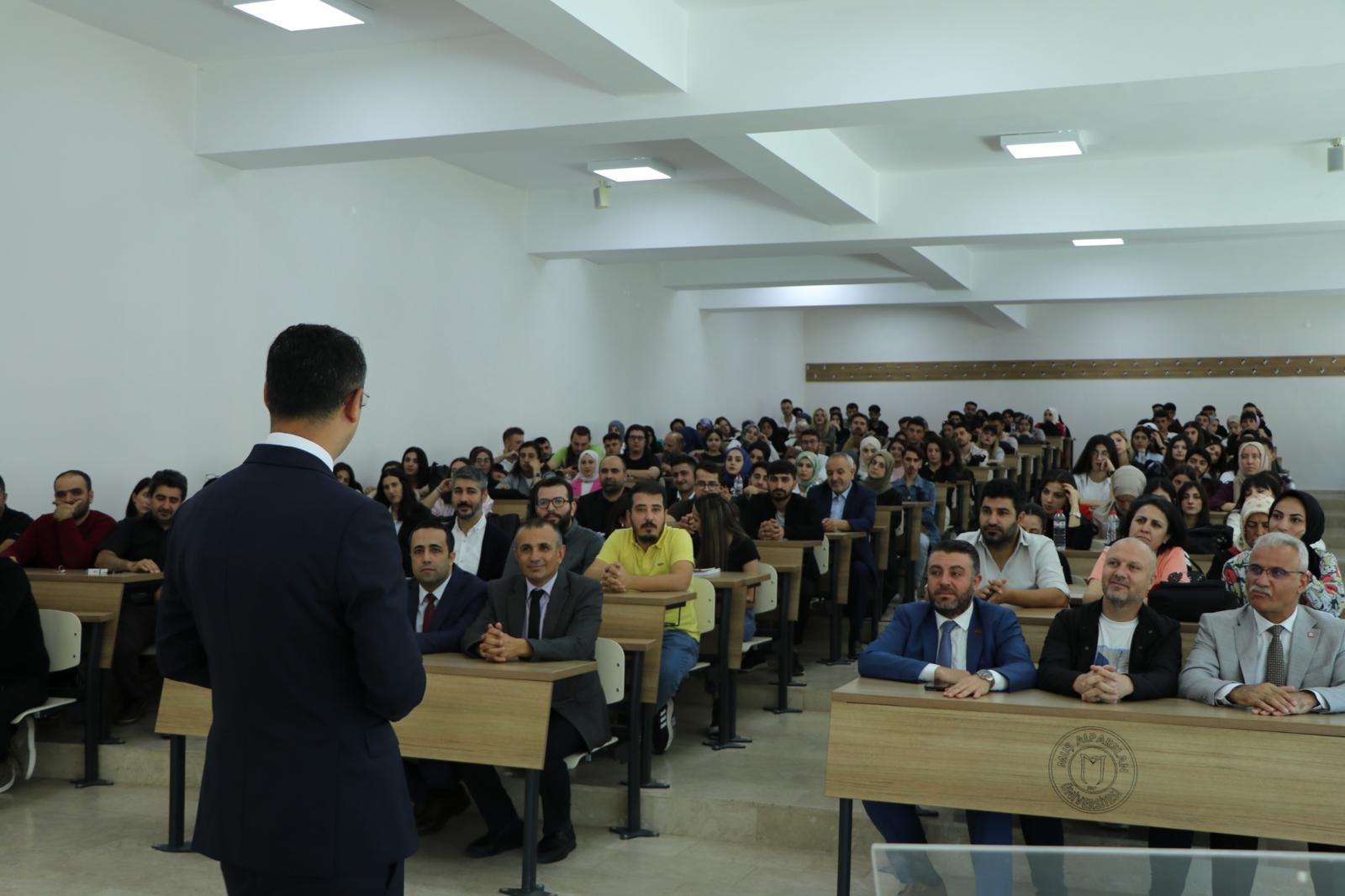 sosyal-bilimler-meslek-yuksekokulunda-akademik-yilin-ilk-dersi-yapildi-5630