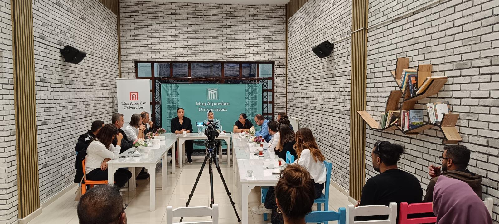 cay-bahane-sohbetlerinin-38-bolumunde-yazar-gulsen-gazeli-agirladik-5695