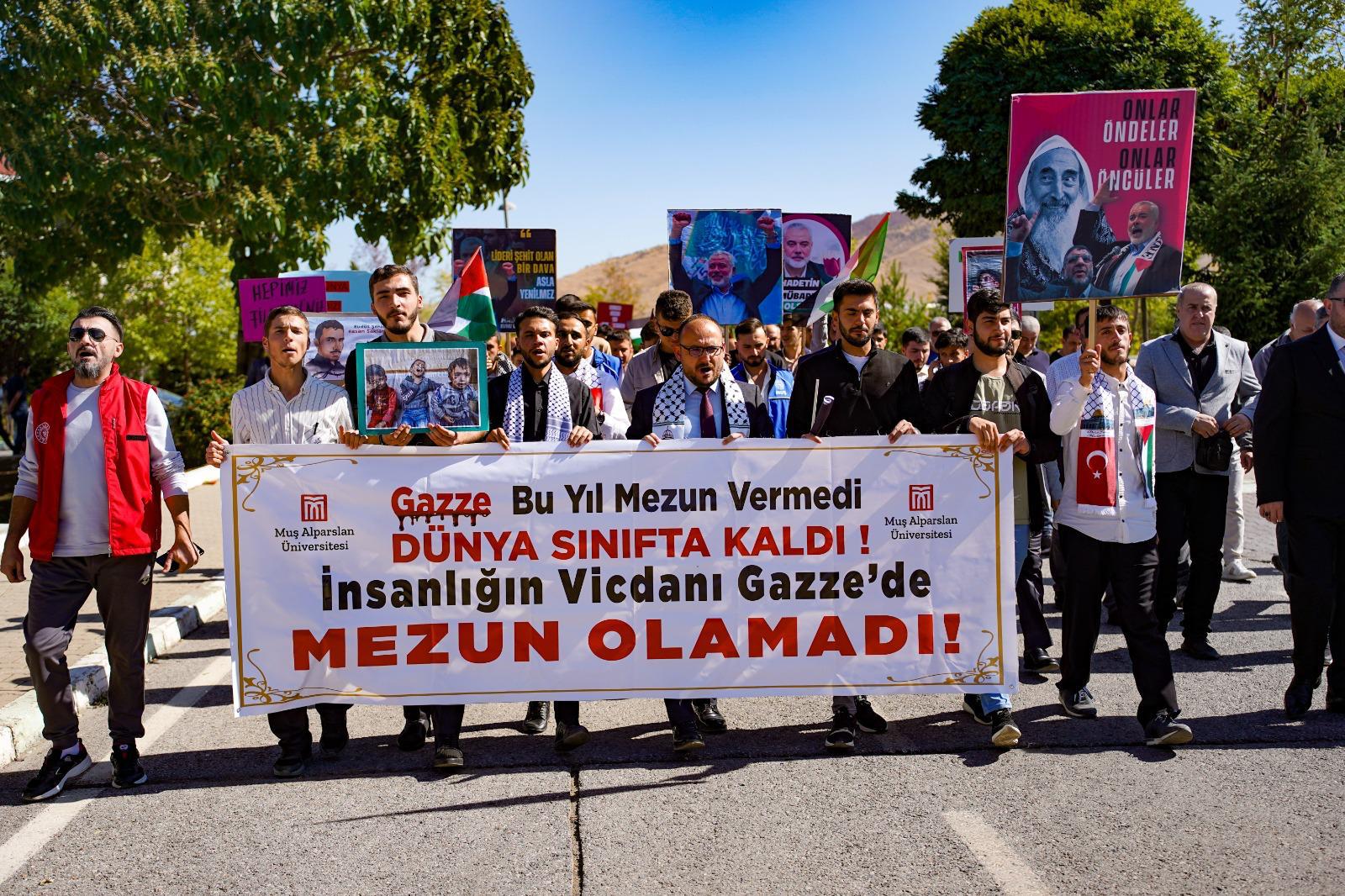 universitemizde-gazze-icin-yuruyus-ve-basin-aciklamasi-yapildi-5748