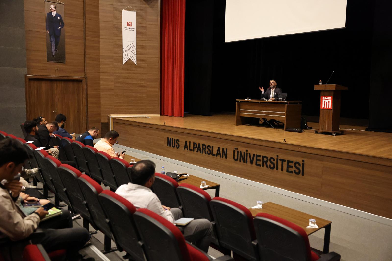 sair-politikaci-ve-filozof-devrimin-siiri-ve-siirin-devrimi-5749