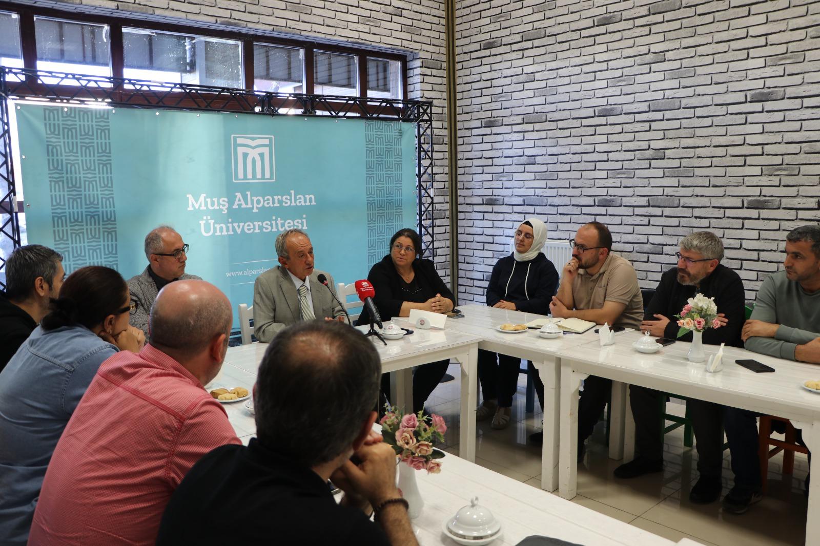 cay-bahane-sohbetlerinde-yazar-sadik-yalsizucanlar-5753