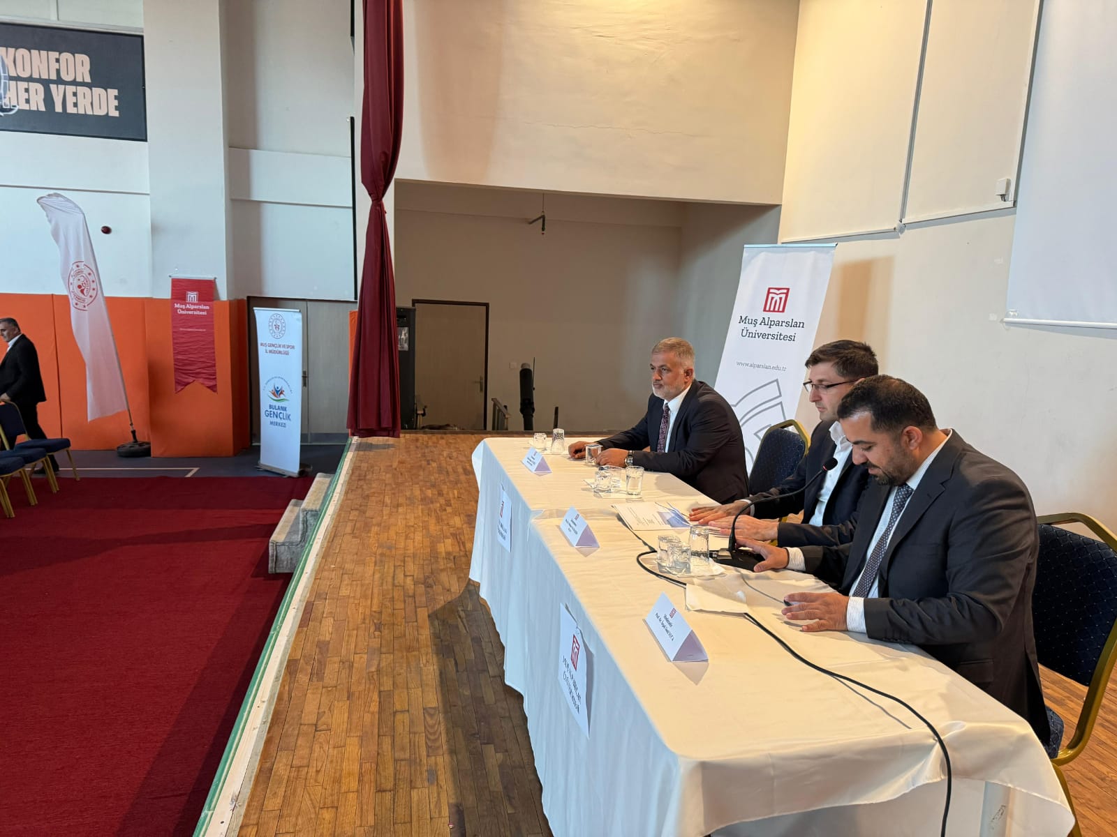 bulanik-myoda-peygamberimiz-ve-sahsiyetin-insasi-paneli-duzenlendi-5776