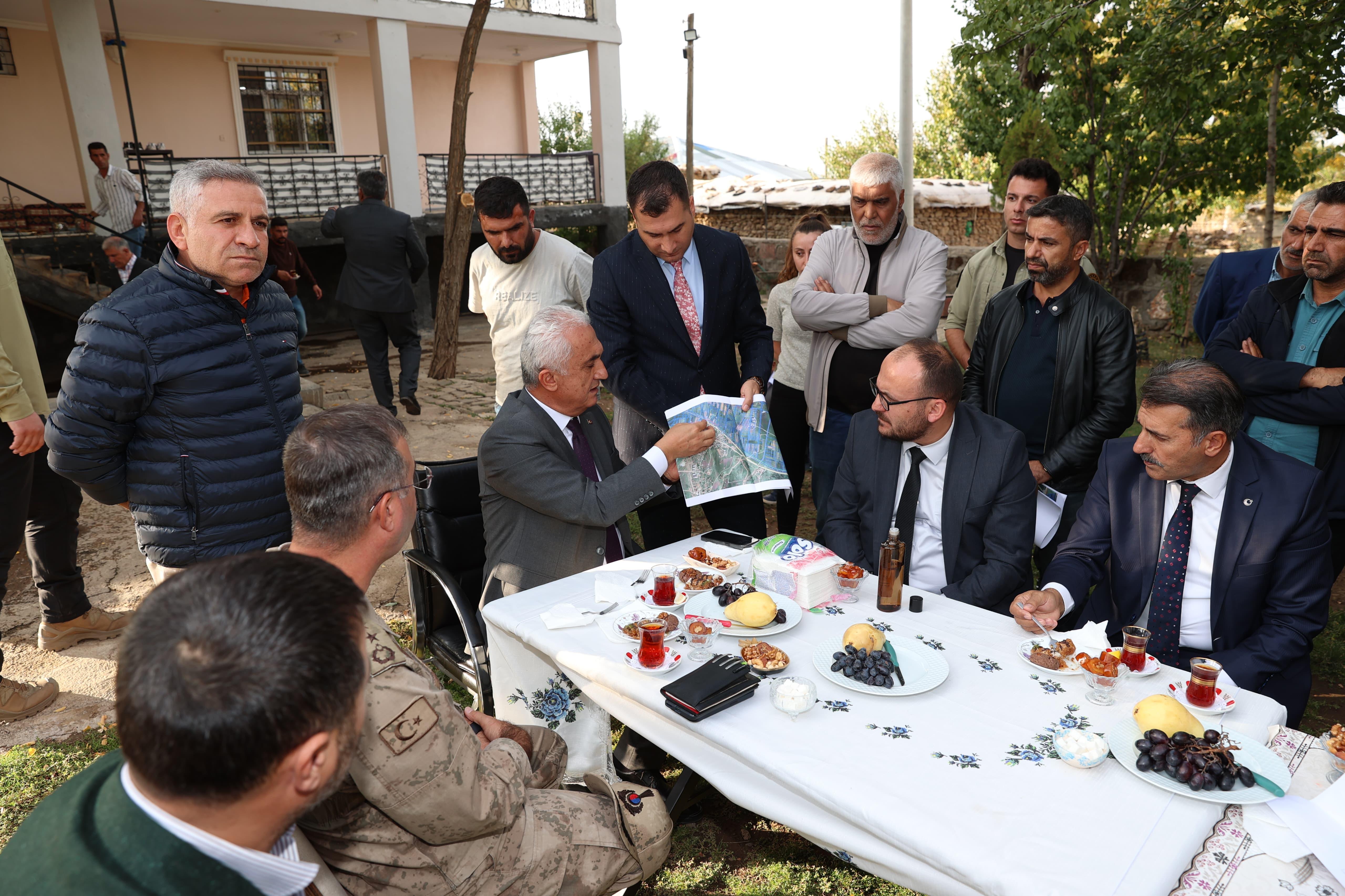 rektorumuzden-suvaran-koyune-ziyaret-5816