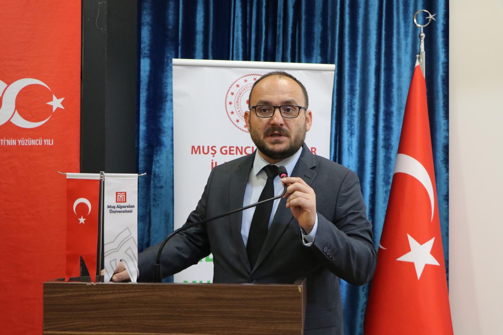 universitemizde-genclerle-bulusma-soylesisi-duzenlendi-5840