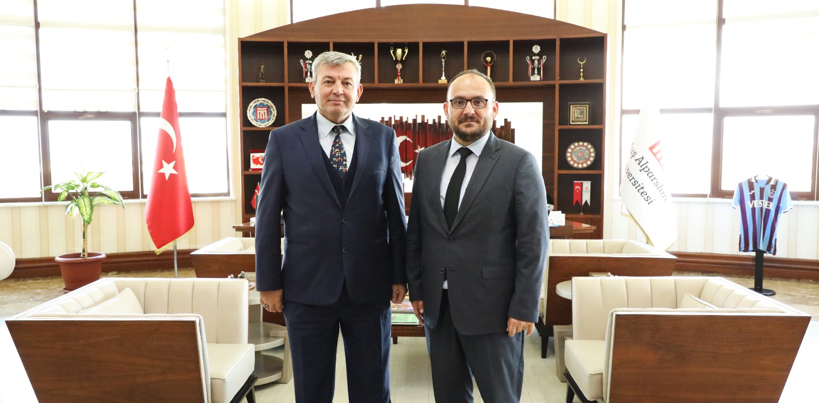 dr-ogr-uyesi-onur-sahin-man-mer-mudurlugu-gorevine-atandi-5838