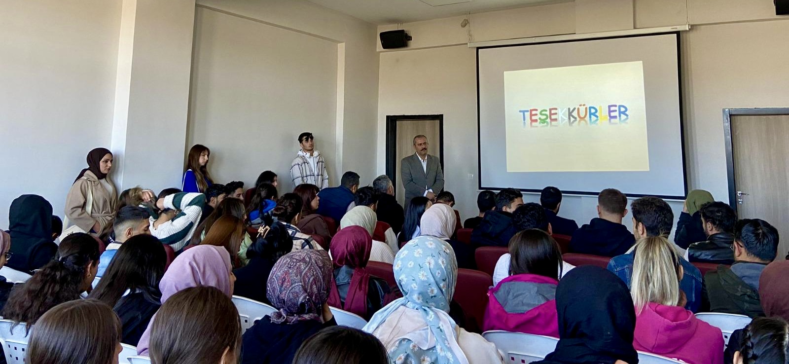 varto-giyasettin-bingol-meslek-yuksekokulunda-bitkilerde-stres-semineri-gerceklestirildi-5859