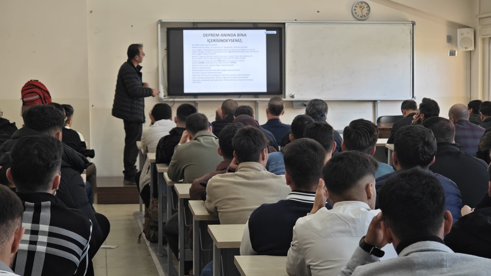 teknik-bilimler-meslek-yuksekokulunda-deprem-ve-korunma-yontemleri-semineri-duzenlendi-5879