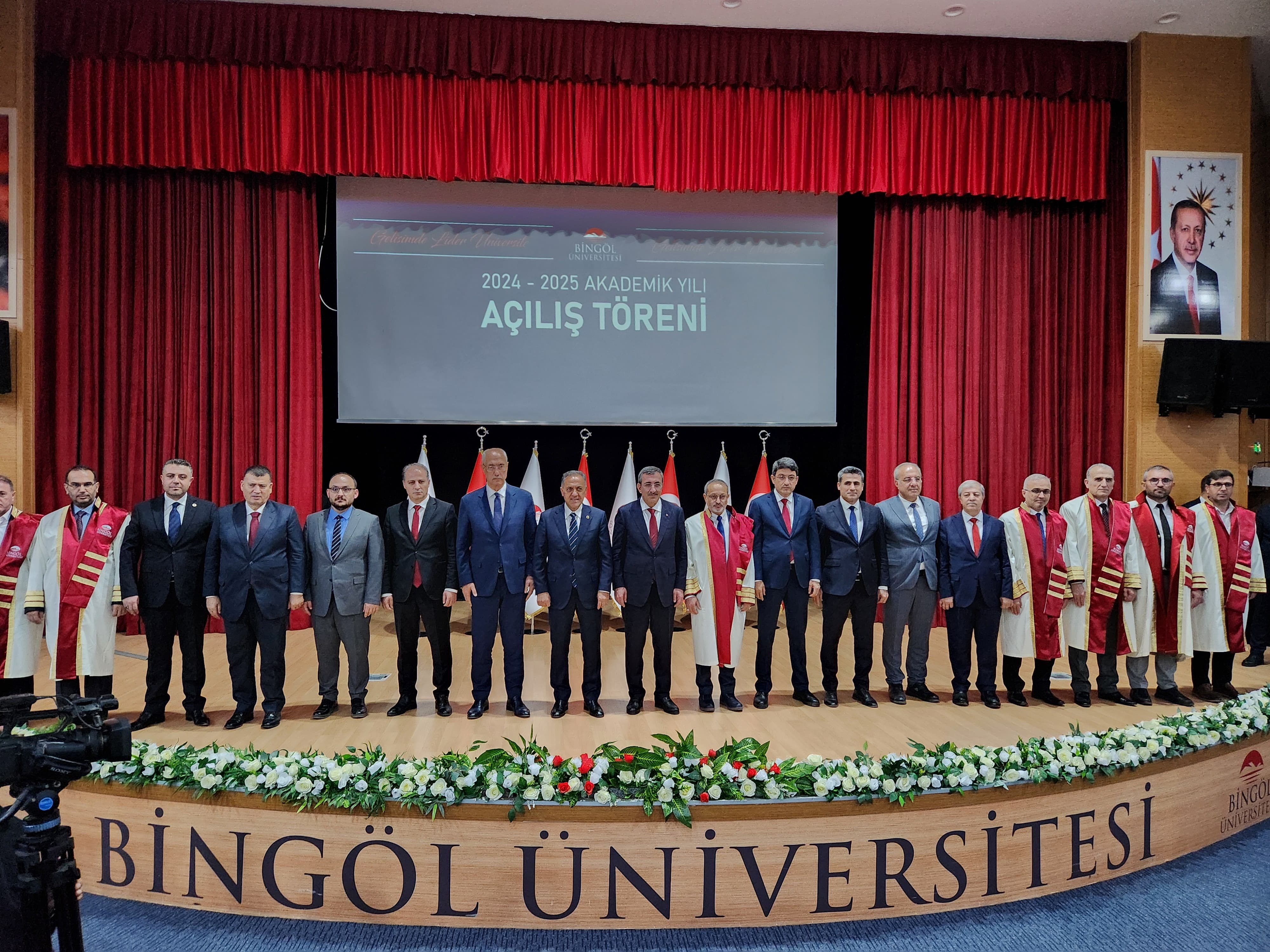 rektorumuz-bingol-universitesi-akademik-yili-acilisina-katildi-5888
