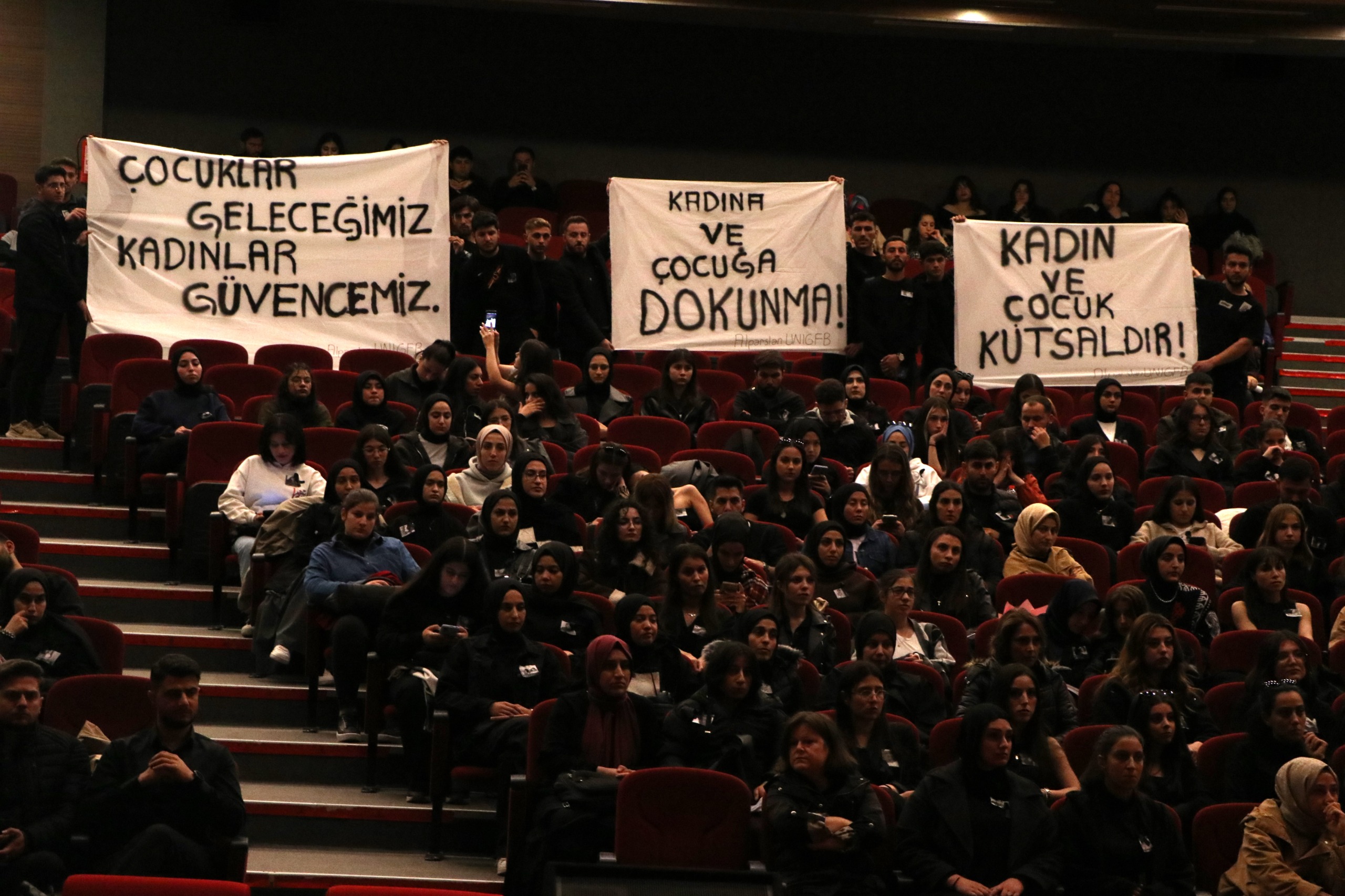 kadinlar-gucludur-siddet-zayifliktir-paneli-duzenlendi-5912