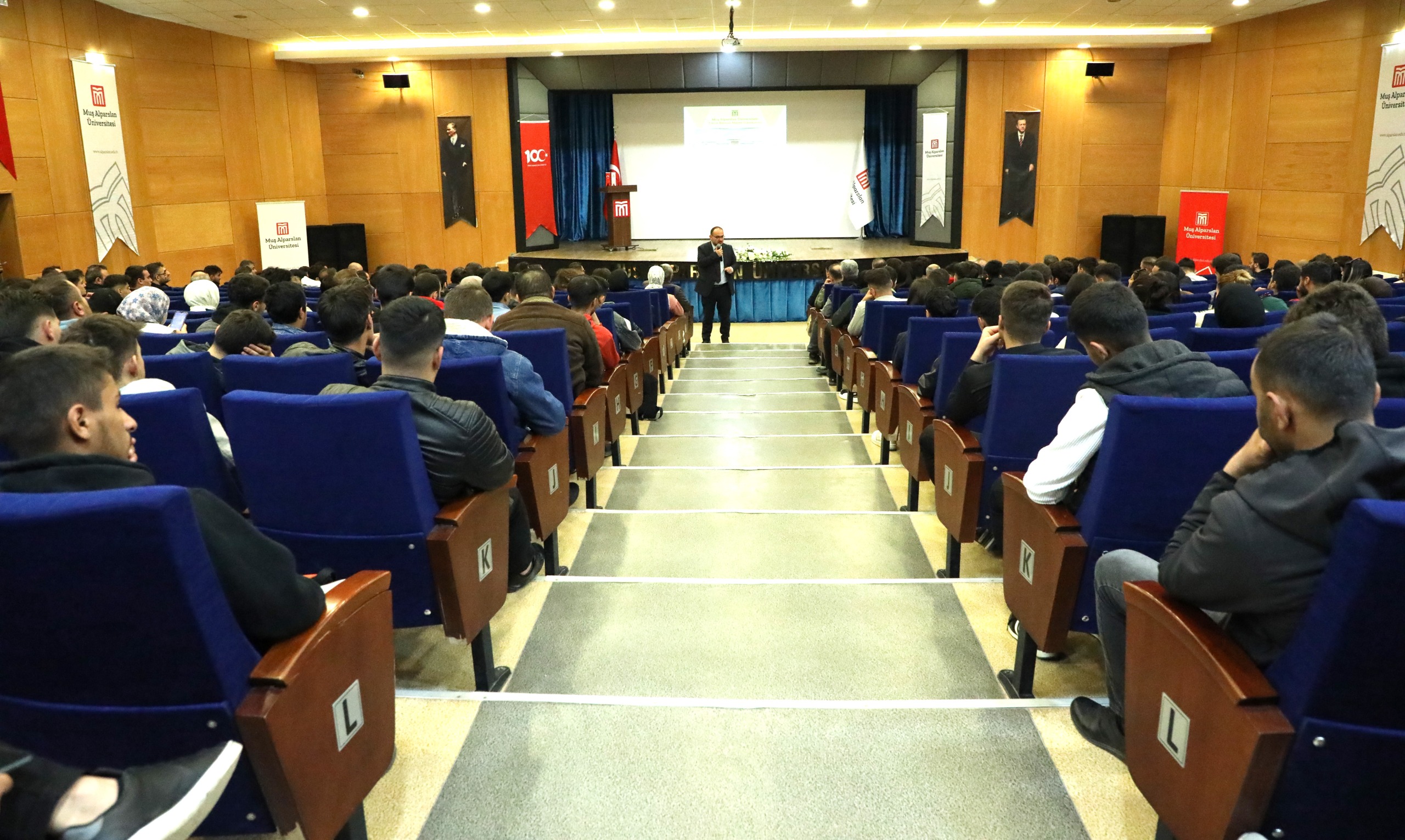 rektorumuz-prof-dr-mustafa-alican-teknik-bilimler-meslek-yuksekokulu-ogrencileriyle-bulustu-5929