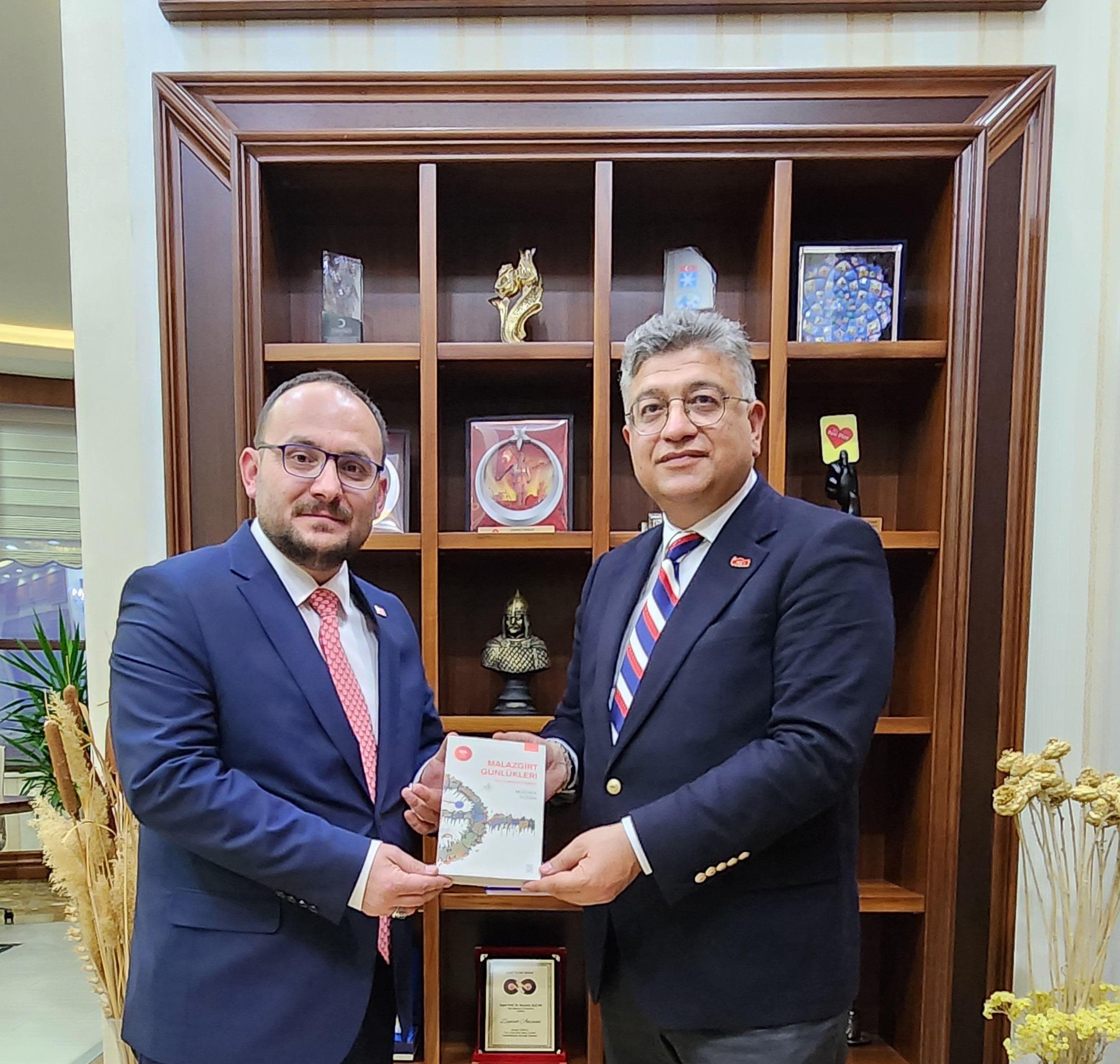 rektorumuz-kutahya-dumlupinar-universitesi-rektoru-prof-dr-suleyman-kiziltopraki-agirladi-5940