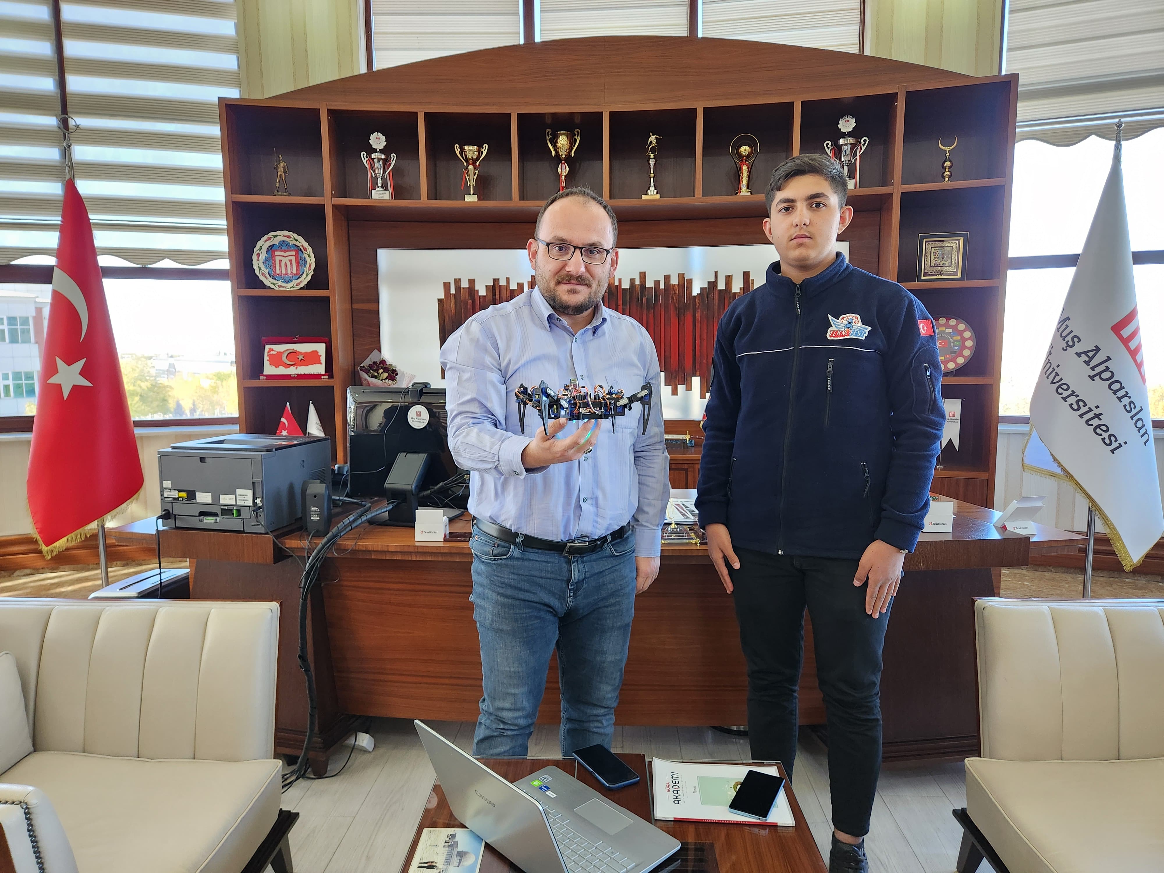 mus-ozel-bilim-mesleki-ve-teknik-anadolu-lisesi-ogrencilerinden-rektorumuze-ziyaret-5968