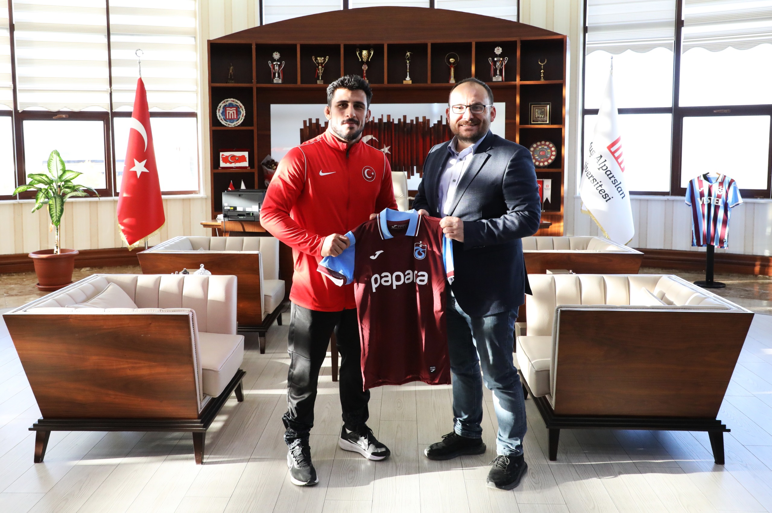 ogrencimiz-ahmet-yilmazdan-dunya-gures-sampiyonasinda-bronz-madalya-5973