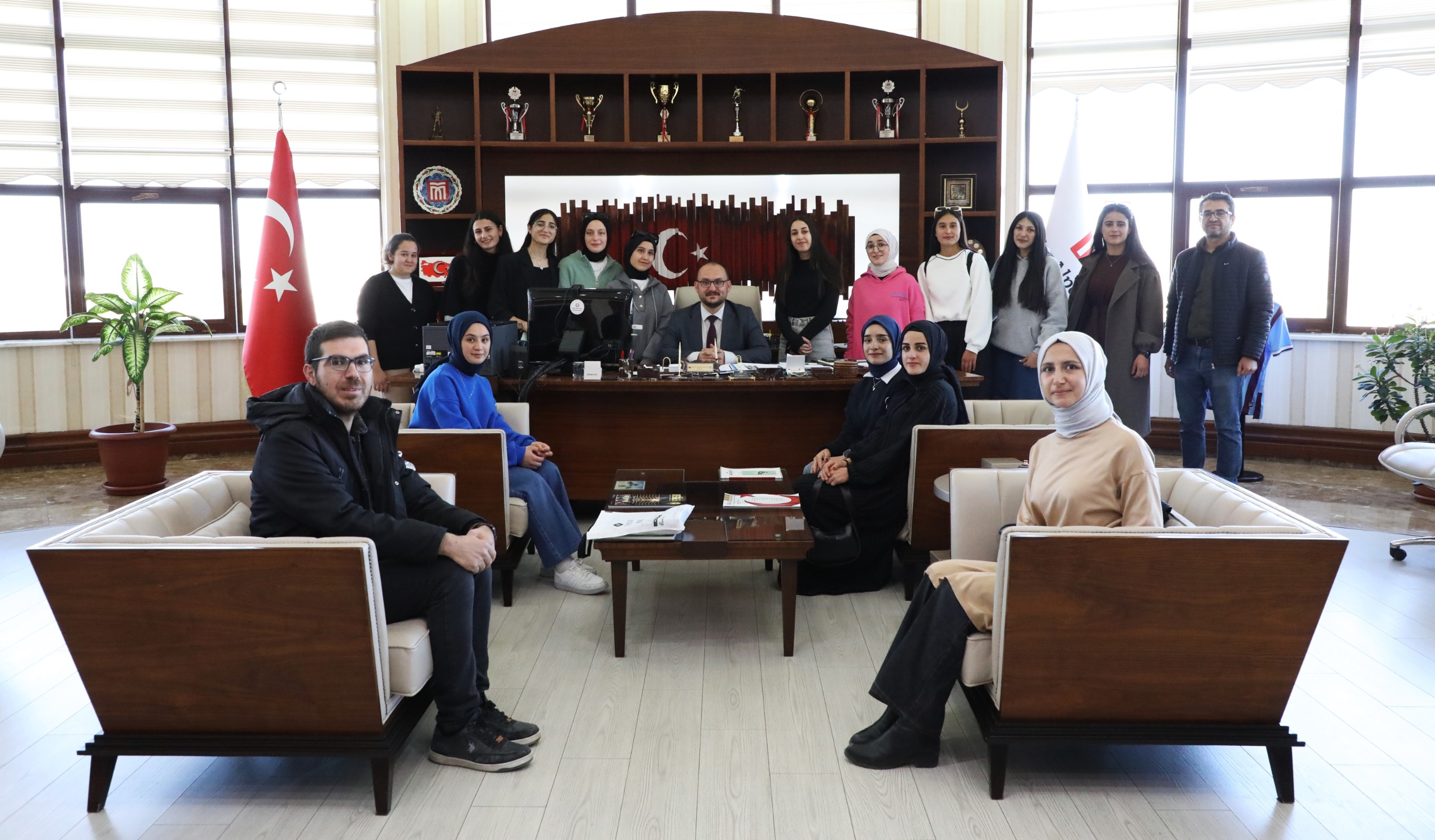 mus-bulanik-mesleki-ve-teknik-anadolu-lisesi-ogrencilerinden-rektorumuz-prof-dr-mustafa-alicana-ziyaret-5980