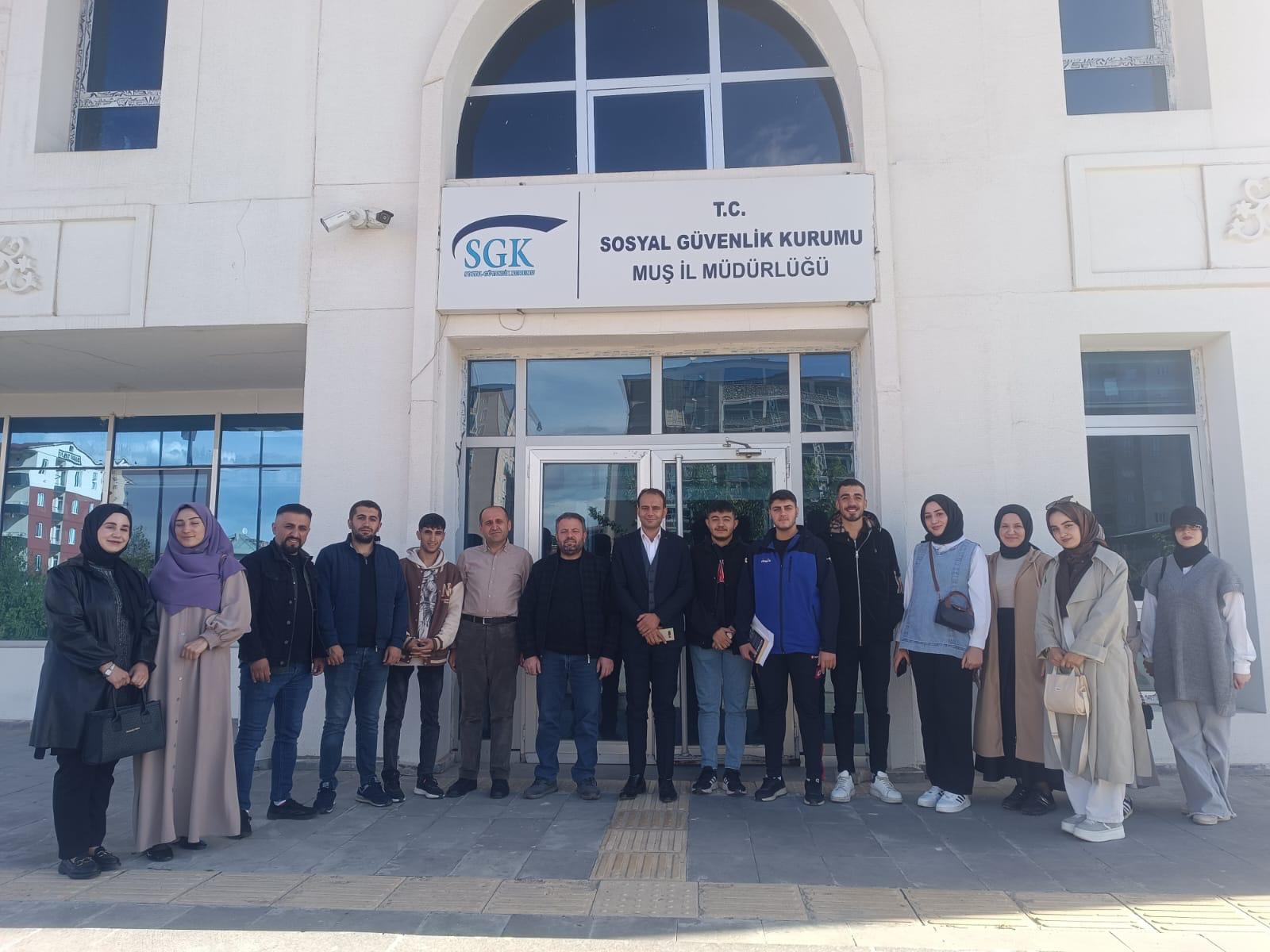 sosyal-bilimler-meslek-yuksekokulu-kampus-disi-uygulamali-egitimlerle-ogrencilerini-gelecege-hazirliyor-5989