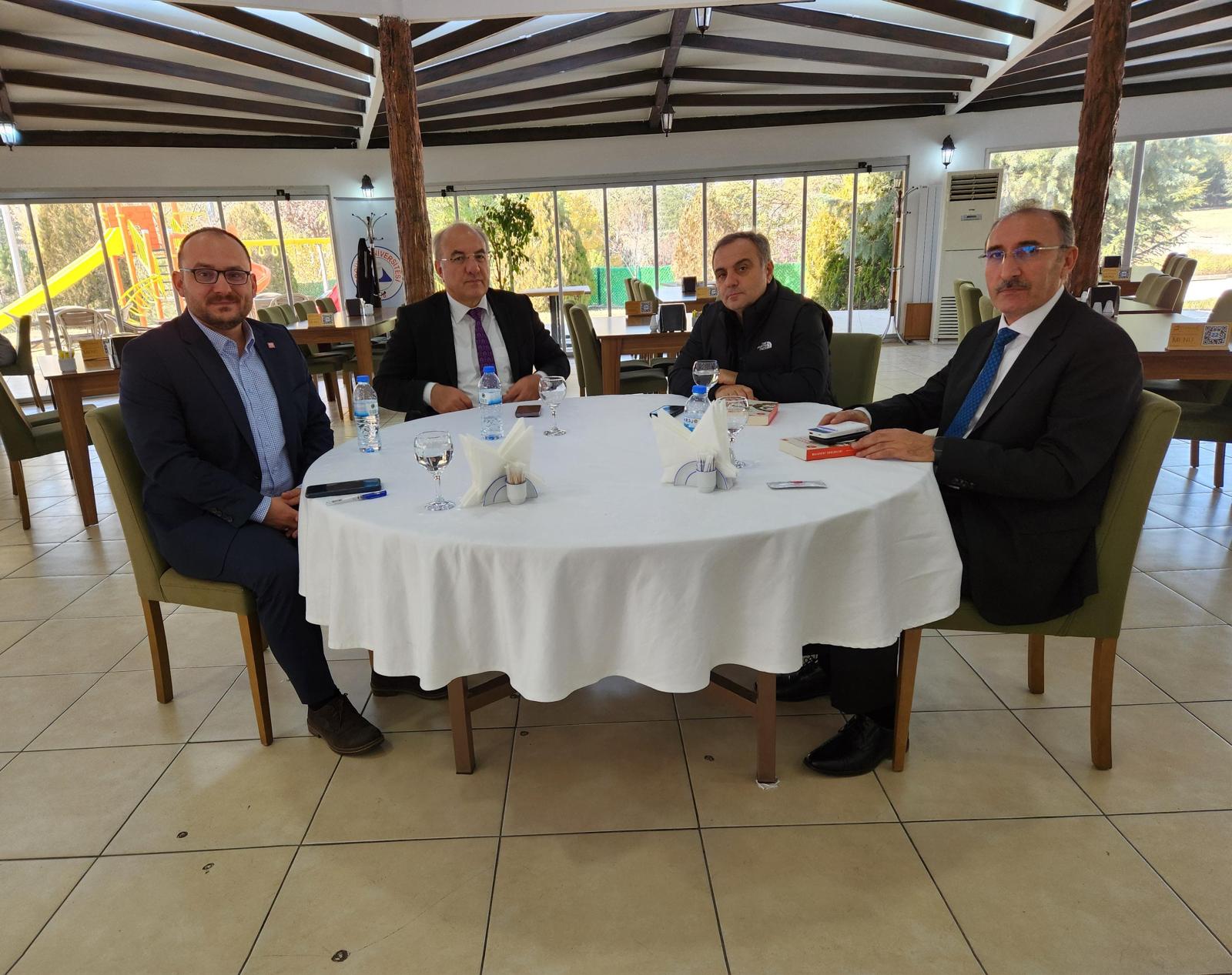 rektorumuz-erciyes-universitesinde-diger-universite-rektorleri-ile-bir-araya-geldi-5993