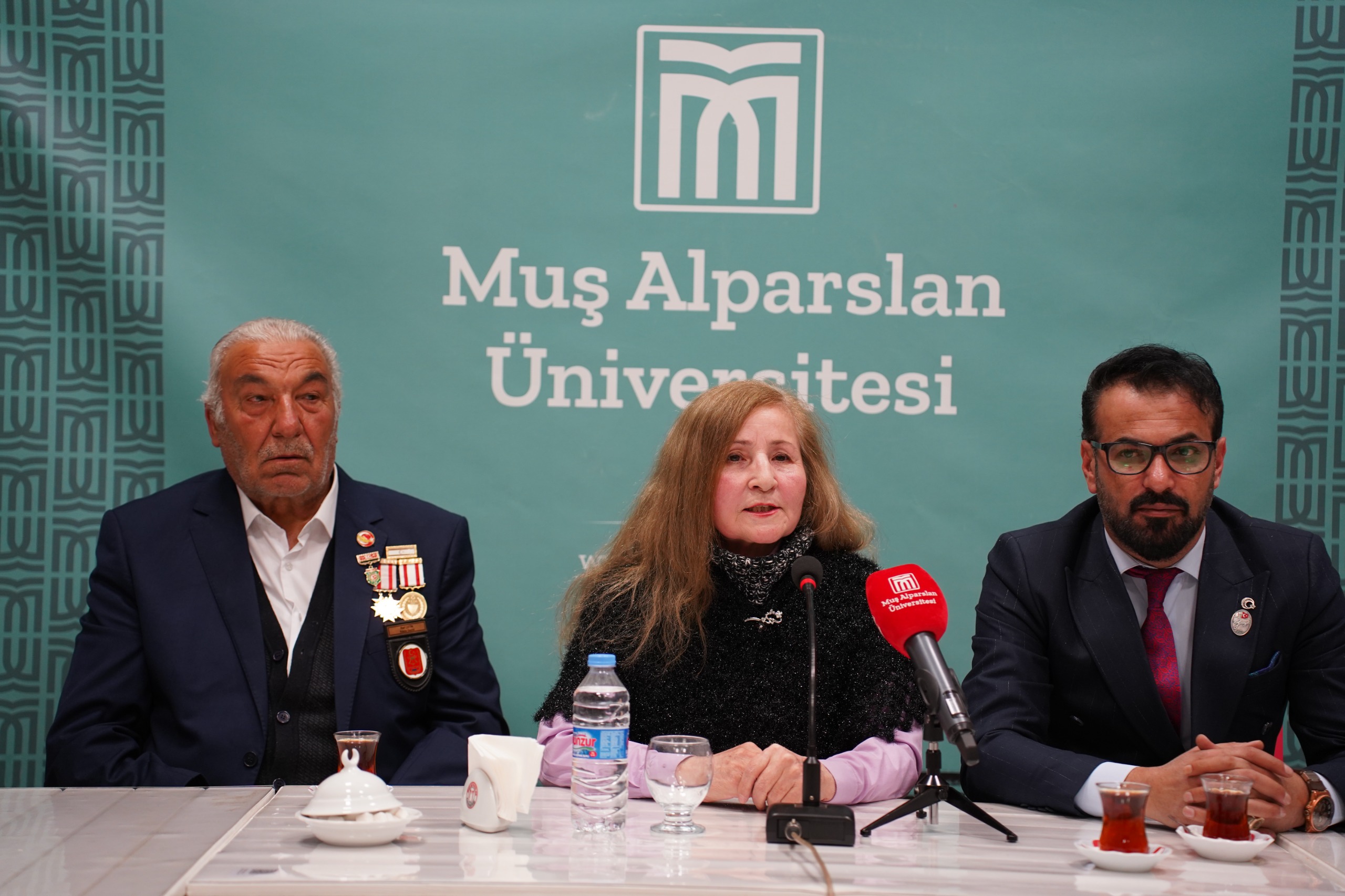 cay-bahane-sohbetlerinde-azerbaycanli-gazeteci-yazar-gulsum-adilqizi-konuk-edildi-5998