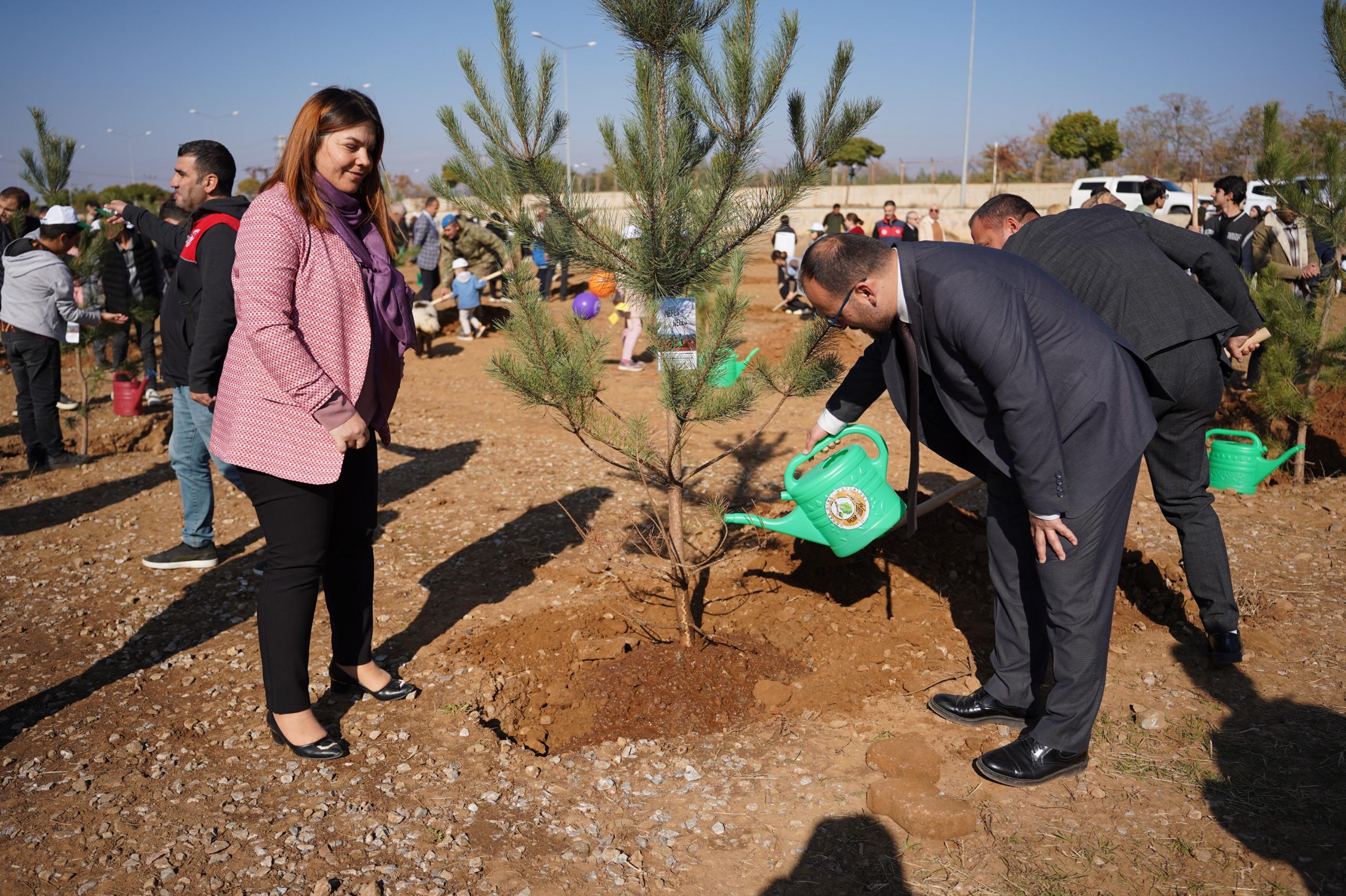 rektorumuz-11-kasim-milli-agaclandirma-gunune-katildi-6021