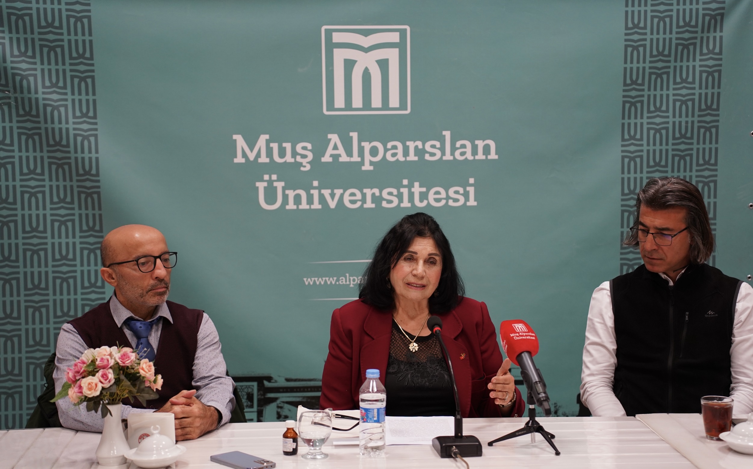 cay-bahane-sohbetlerinde-57-bolum-prof-dr-tamella-aliyevadan-amerika-edebi-iliskileri-ve-kizilderililer-6029