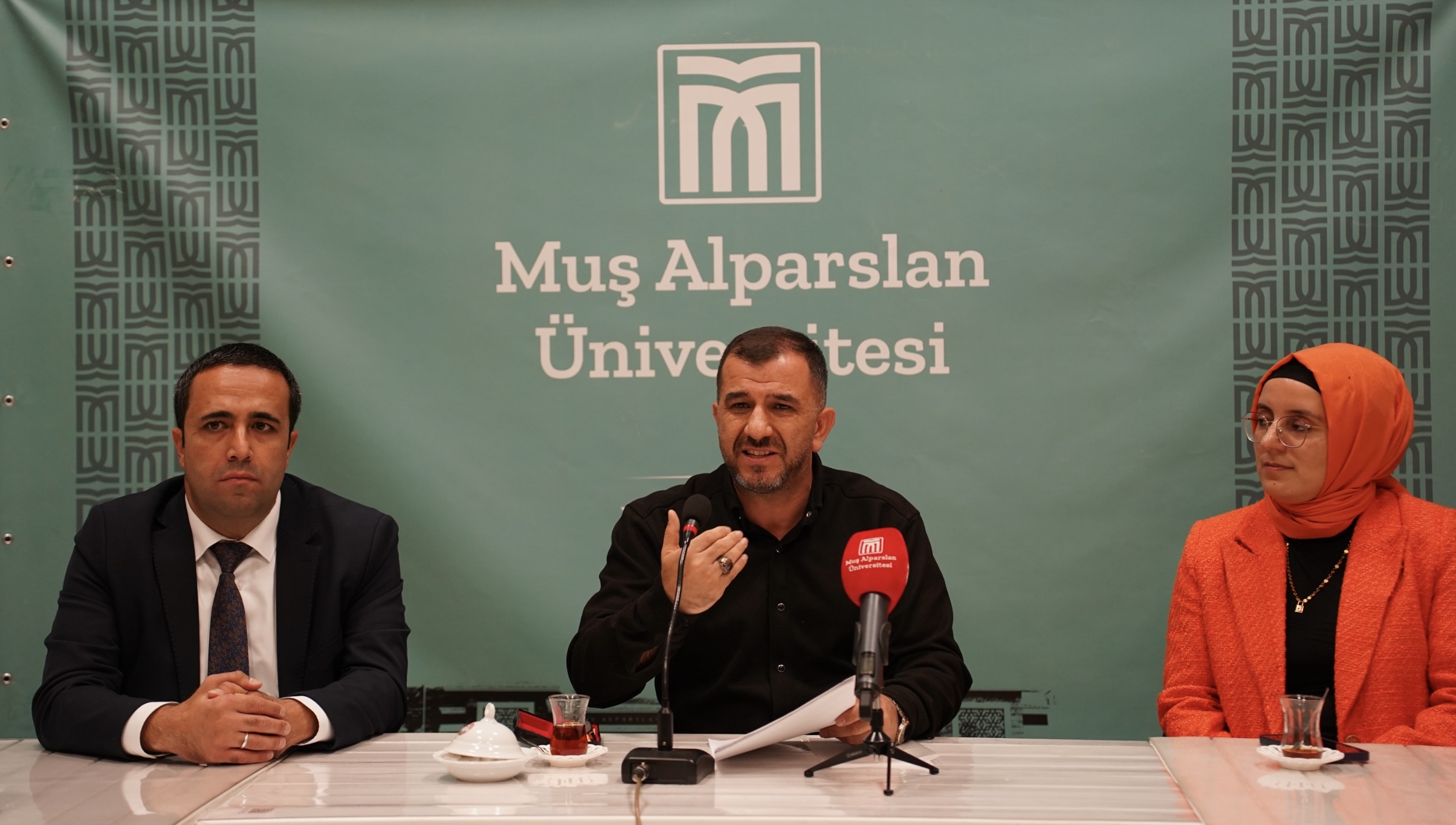 cay-bahane-sohbetlerinin-58inci-bolumunde-prof-dr-nazim-cogaltayi-agirladik-6034