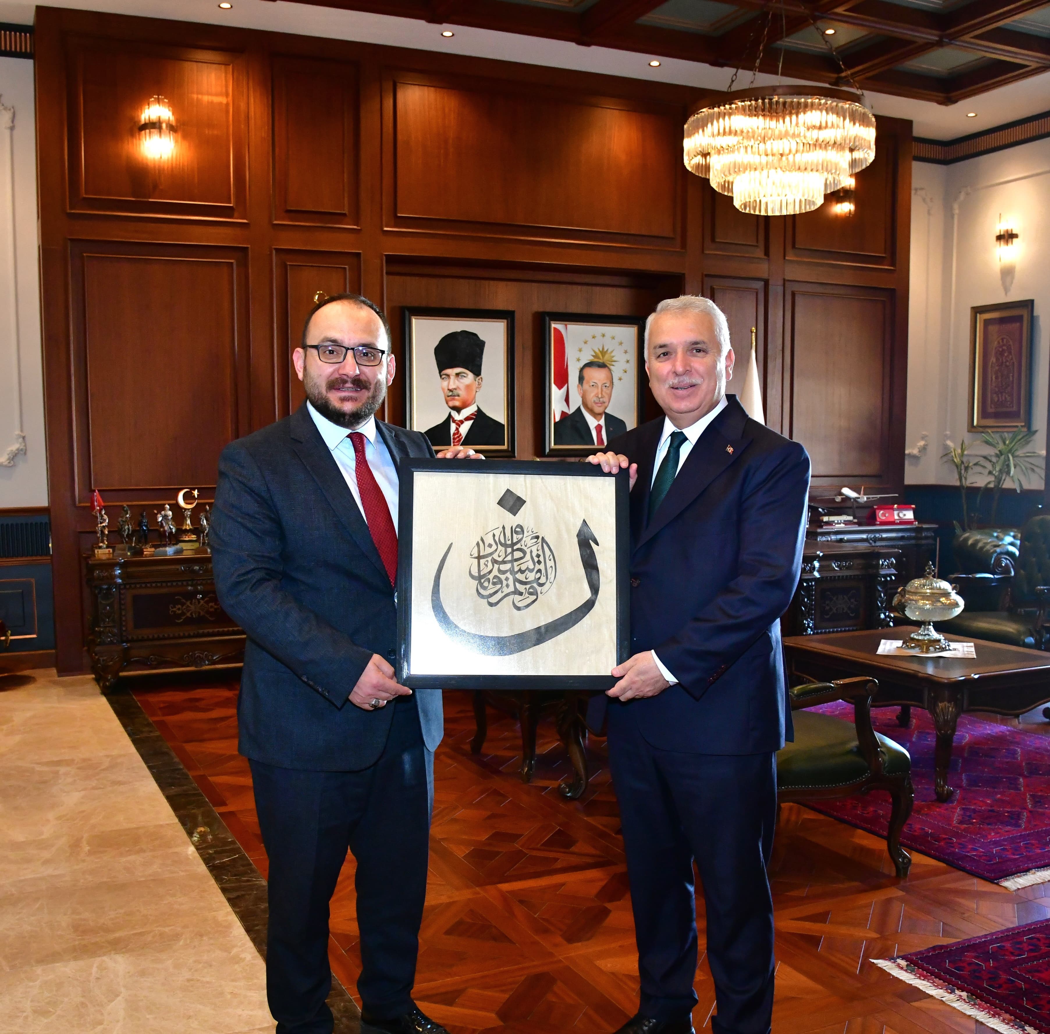 rektorumuzden-trabzon-valisi-aziz-yildirima-ziyaret-6056